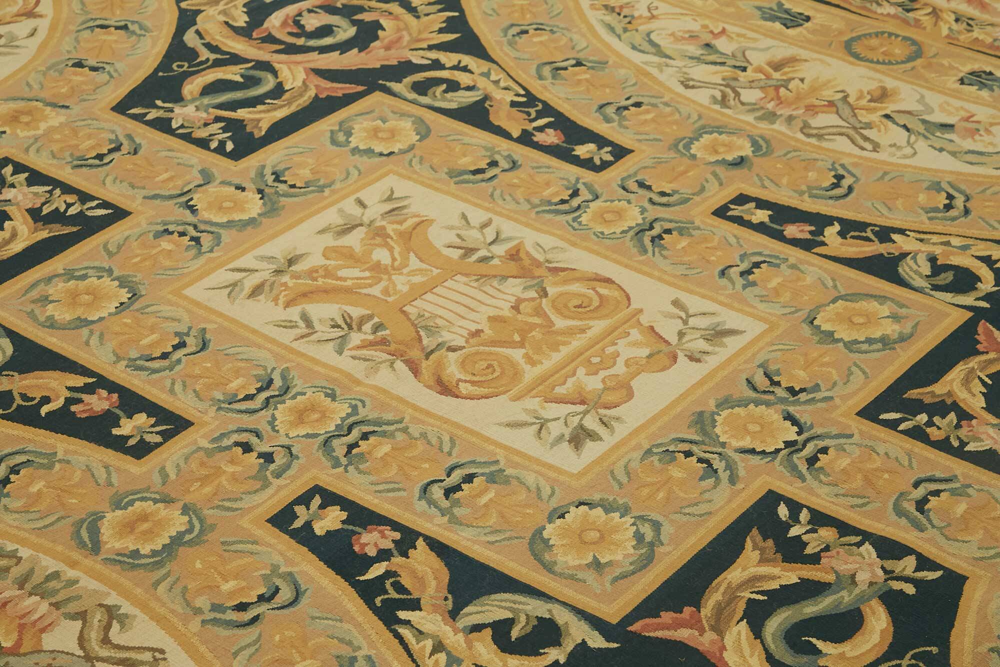 Handmade European Vintage Aubusson Kilim 304 cm x 436 cm