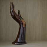 Main baguier marron et verte