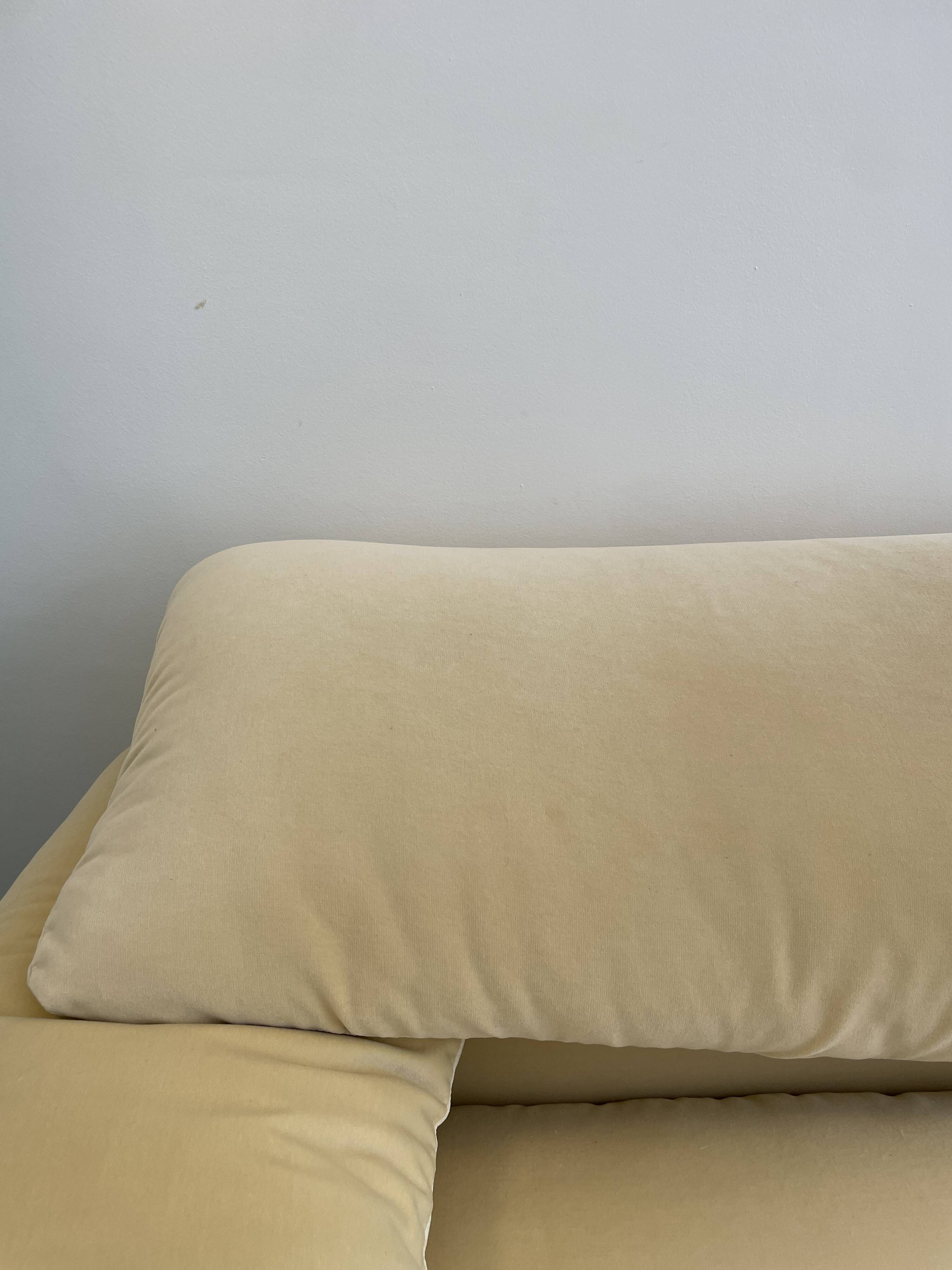 Maralunga 2-seater sofa by Vico Magistretti for Cassina