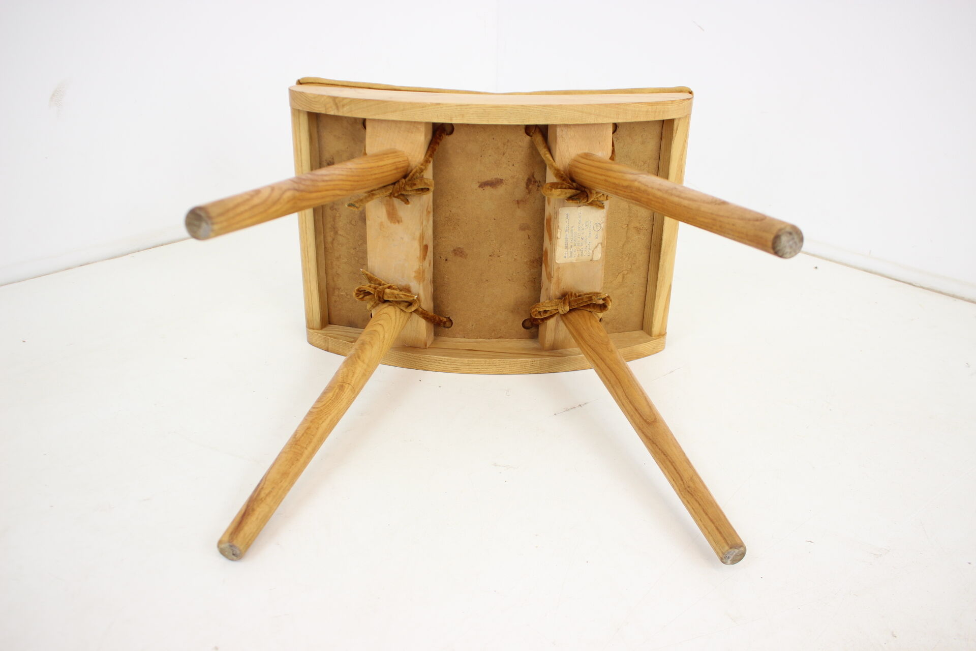 Mid-Century Wooden Stool or Footstool/Uluv, 1960s, Czechoslovakia Status, Submit