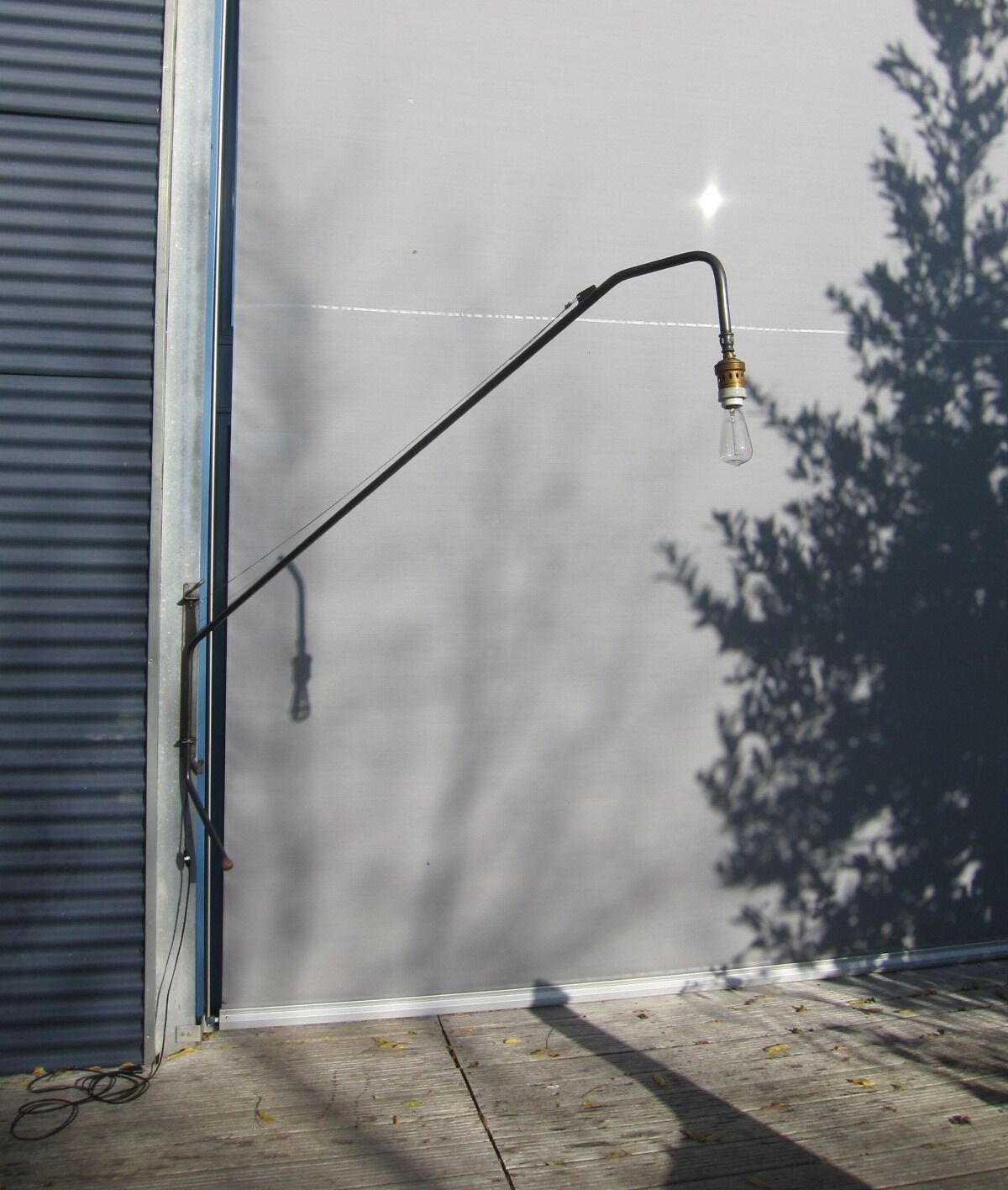 JIB200 curved stem lamp with handle