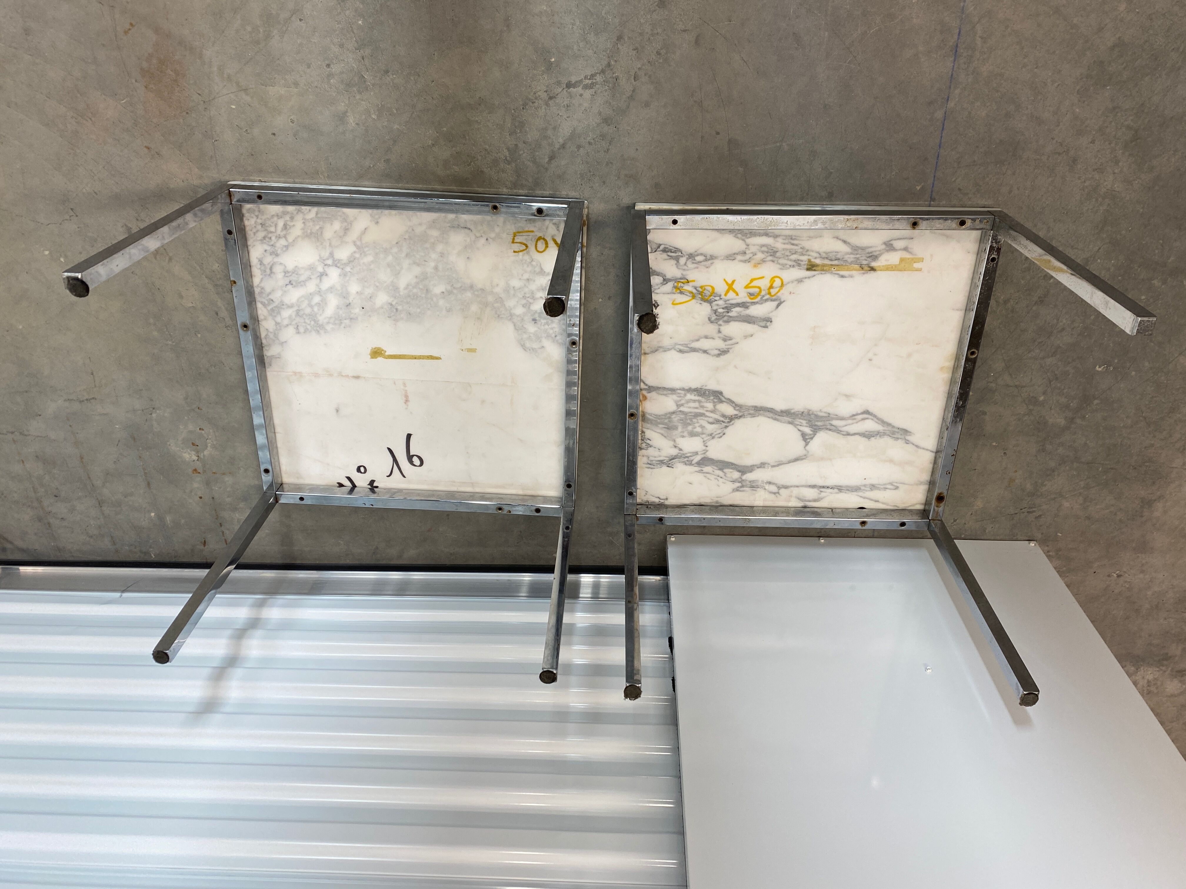 Pair of white marble coffee tables Florence Knoll