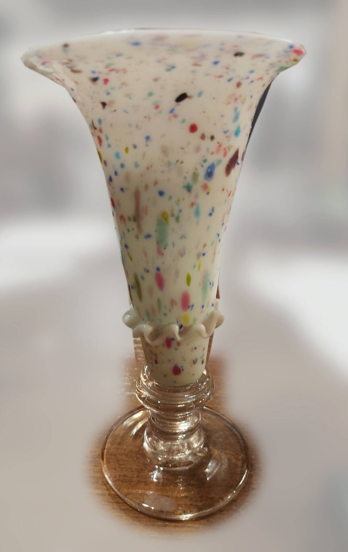 Opaline blown glass cornucopia vase – multicoloured inclusions – Murano style