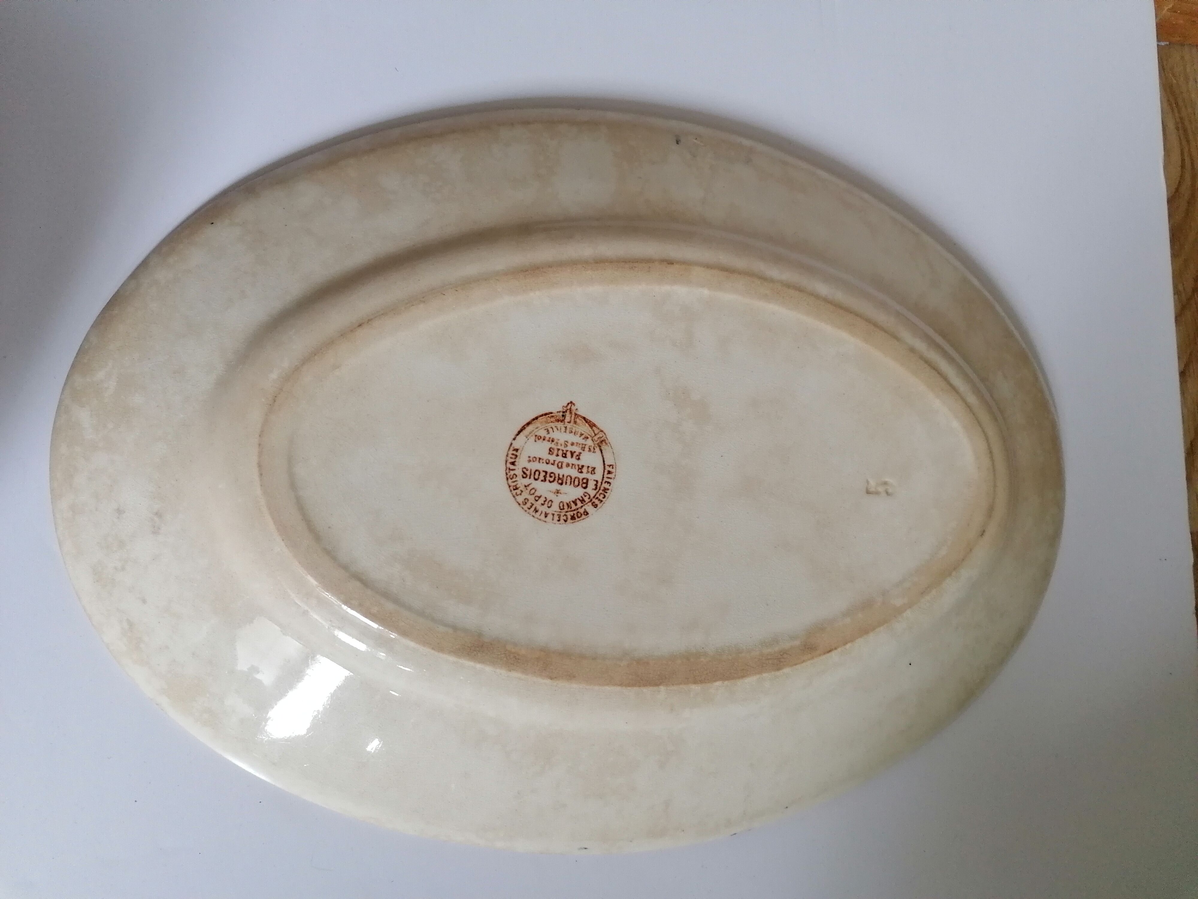 Ancient dish made of blue iron earth, birds, large depot Paris, 19th century