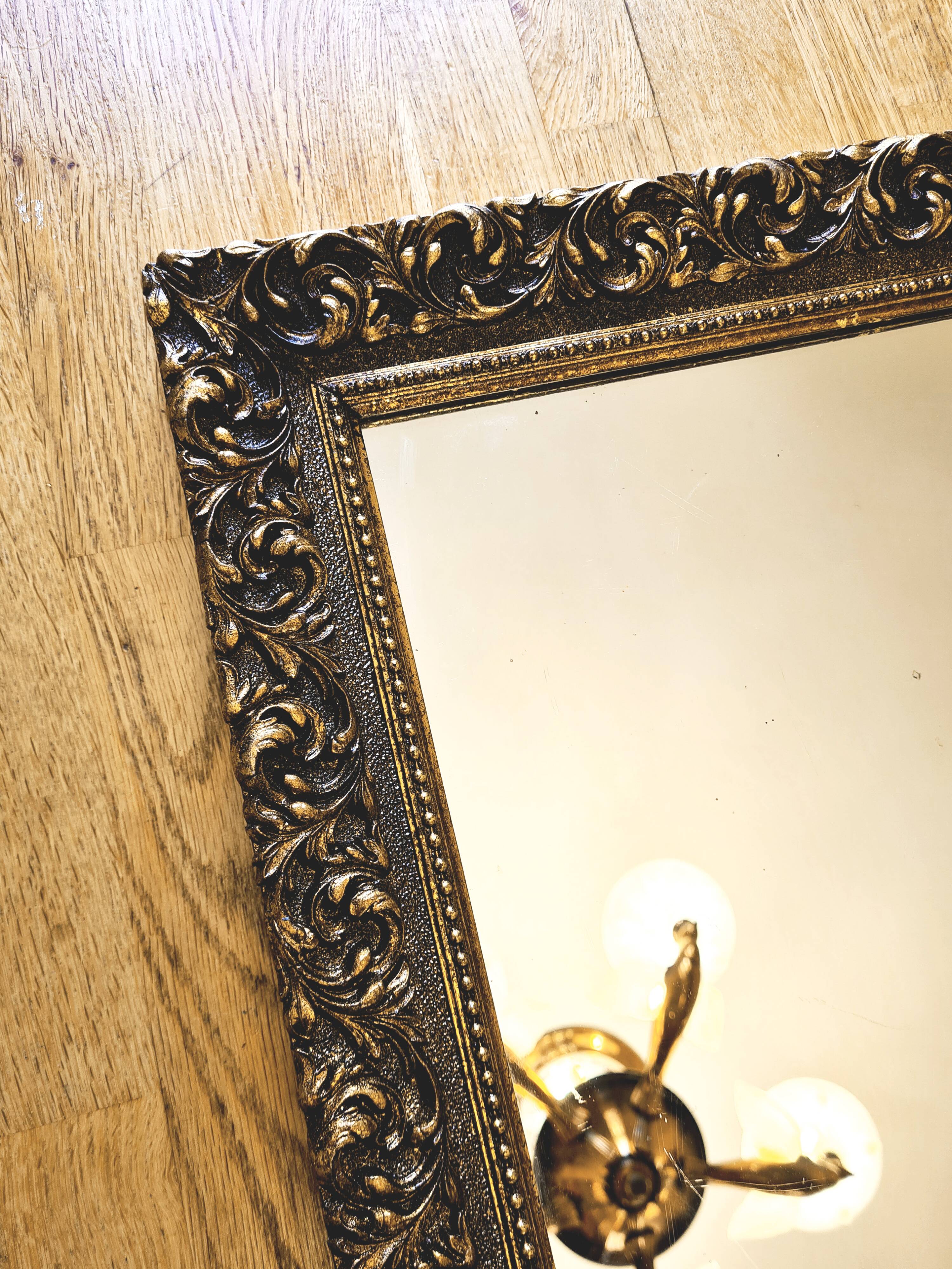 Miroir Doré Baroque – Charme Classique