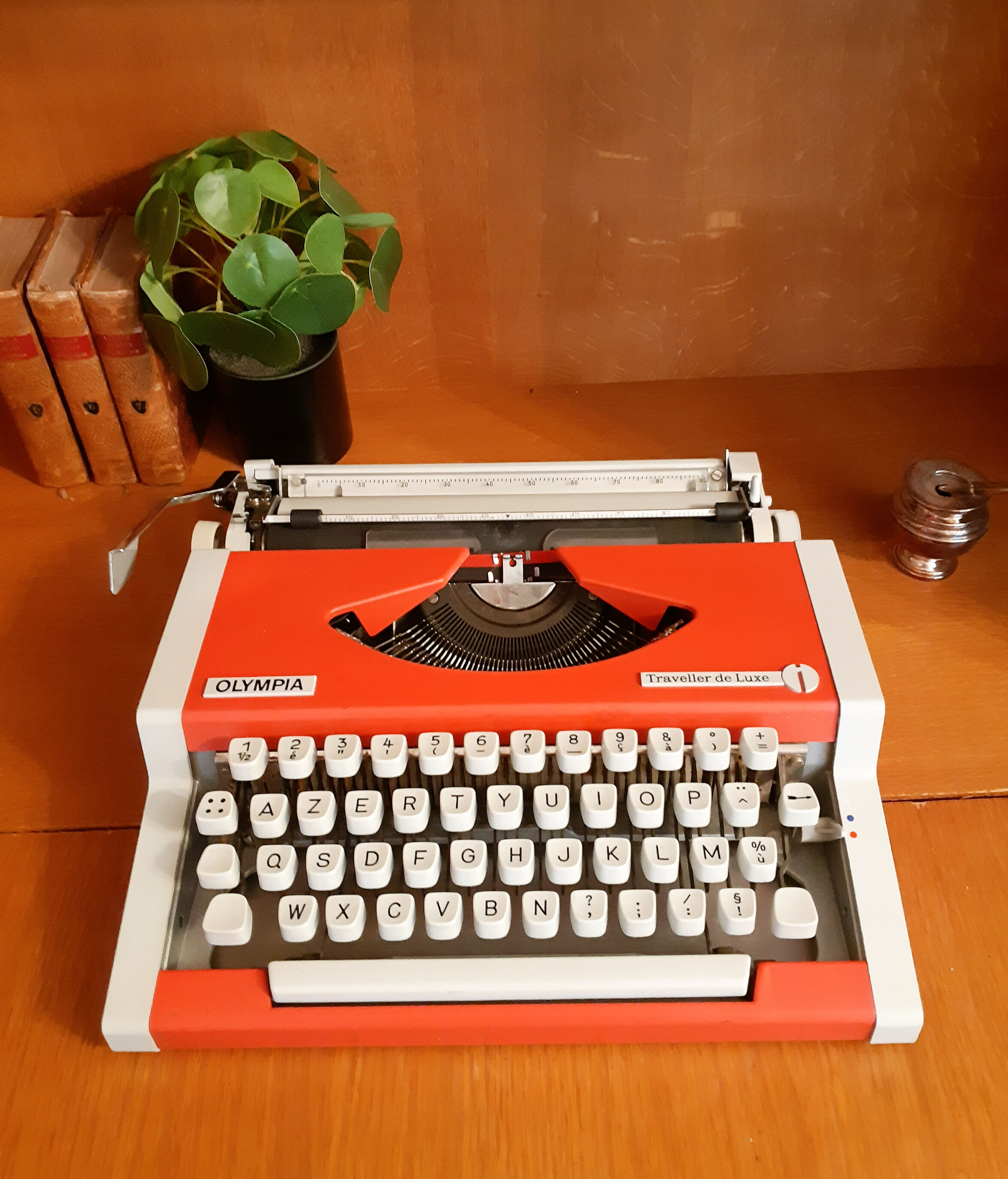 Portable typewriter " Olympia traveller de luxe " , red , in working order