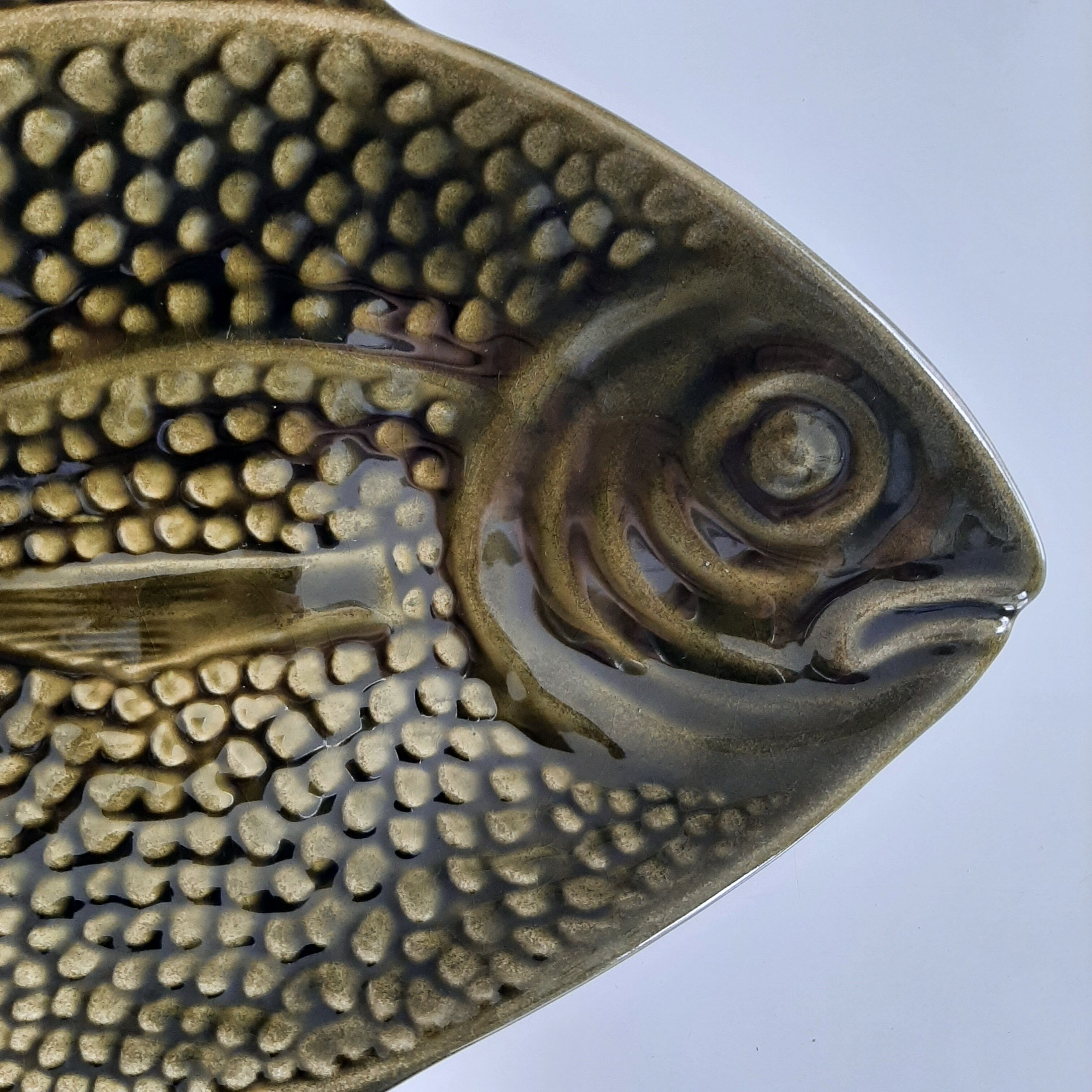 Vintage olive green fish Slurry