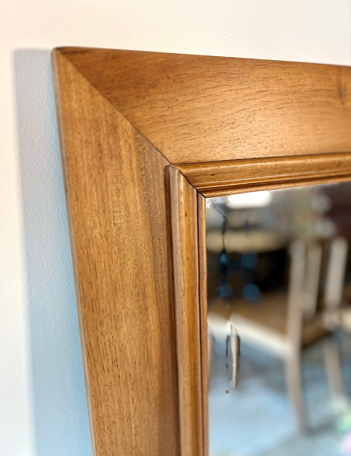 Miroir en noyer 