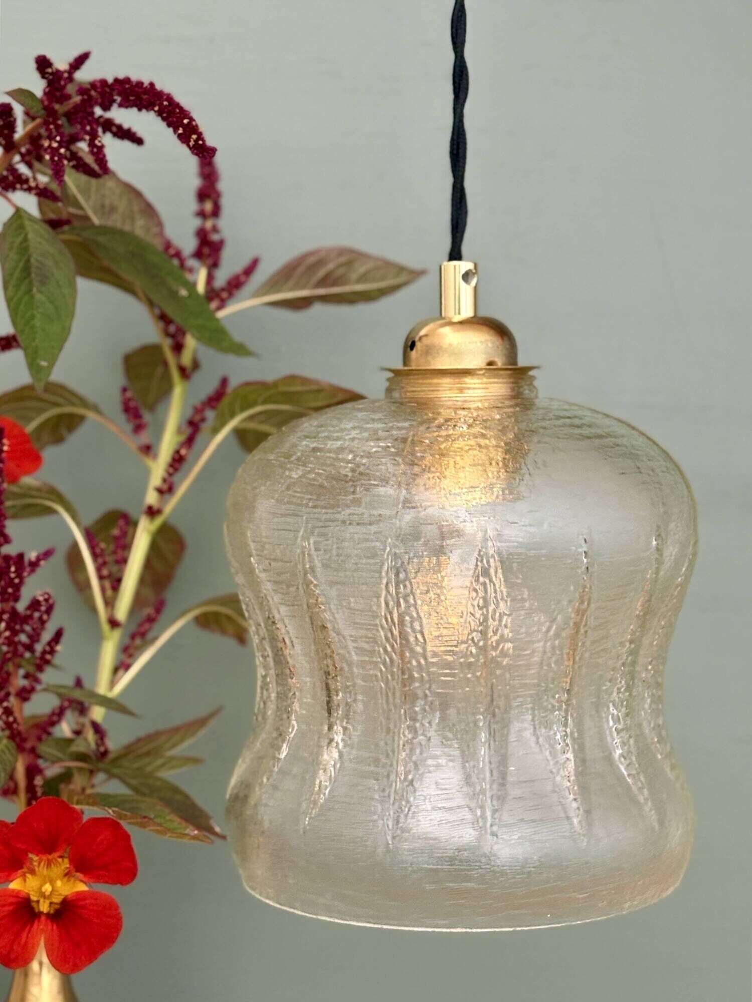 Vintage glass suspension globe (GT10)
