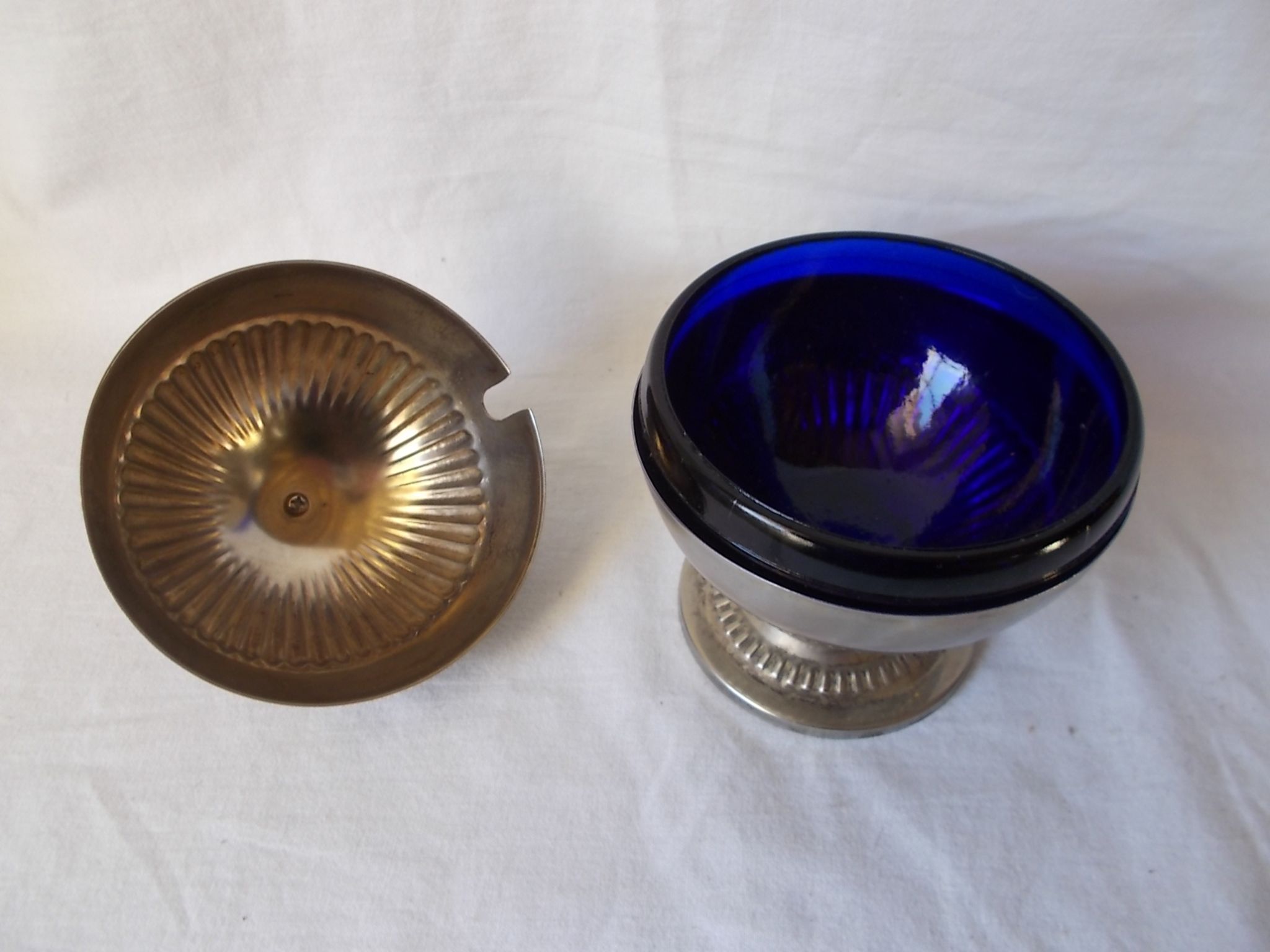 Sucrier en métal et verre bleu