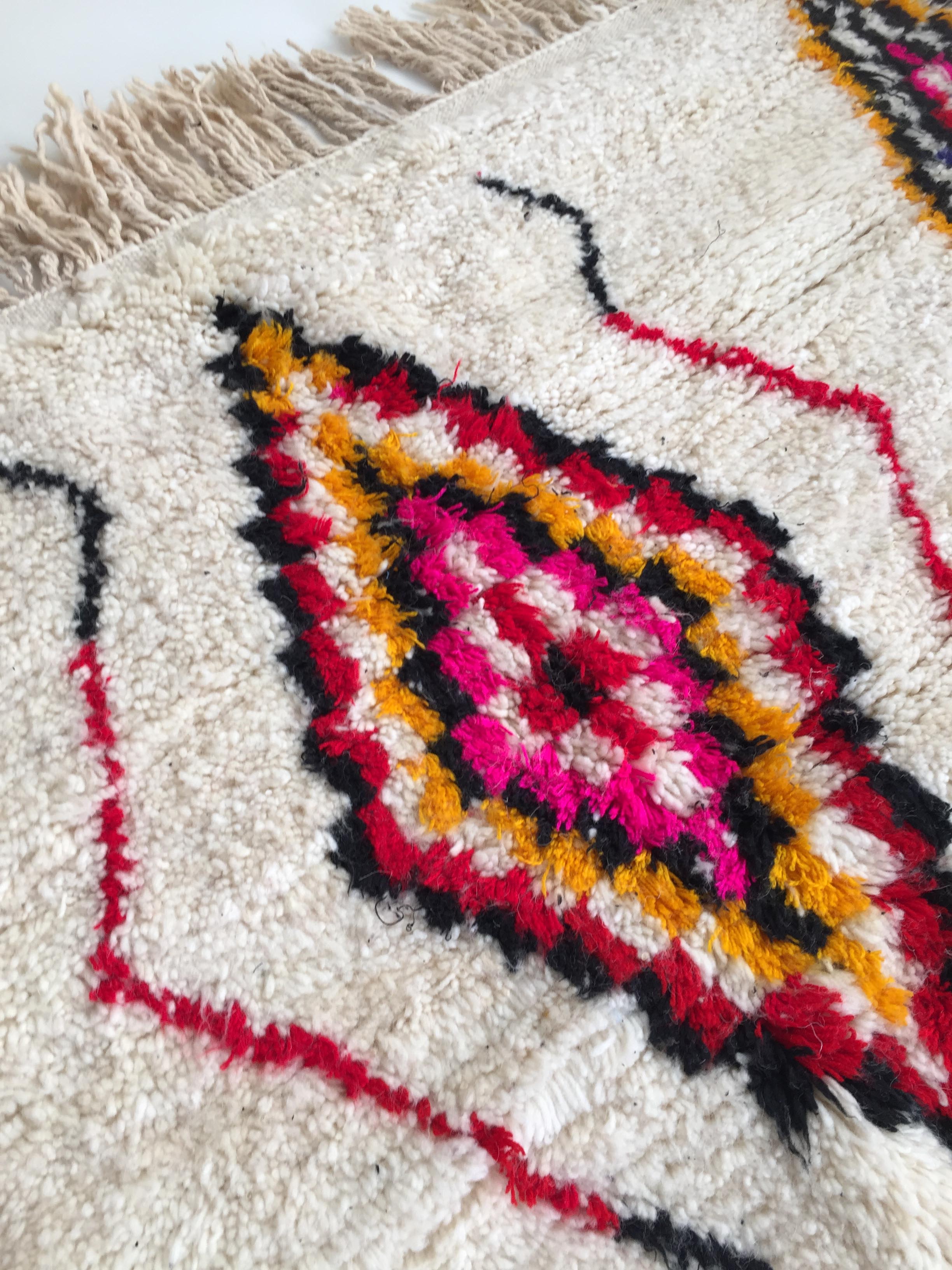 Tapis berbère marocain Azilal à losanges colorés fluo 295x190cm