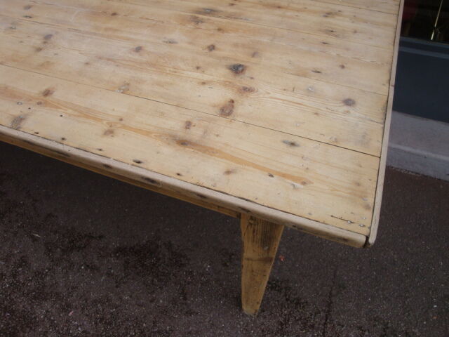 Farm table
