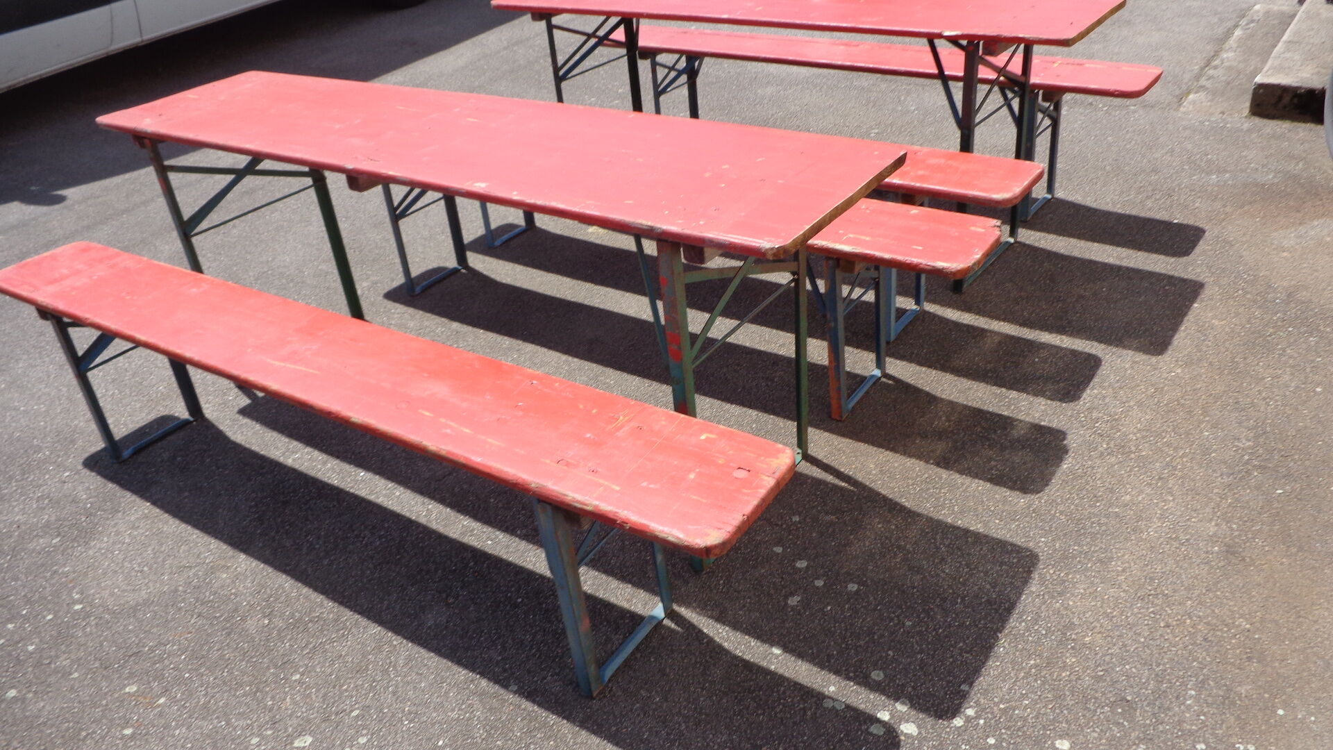 Set de 2 ensembles de tables de brasserie/bancs