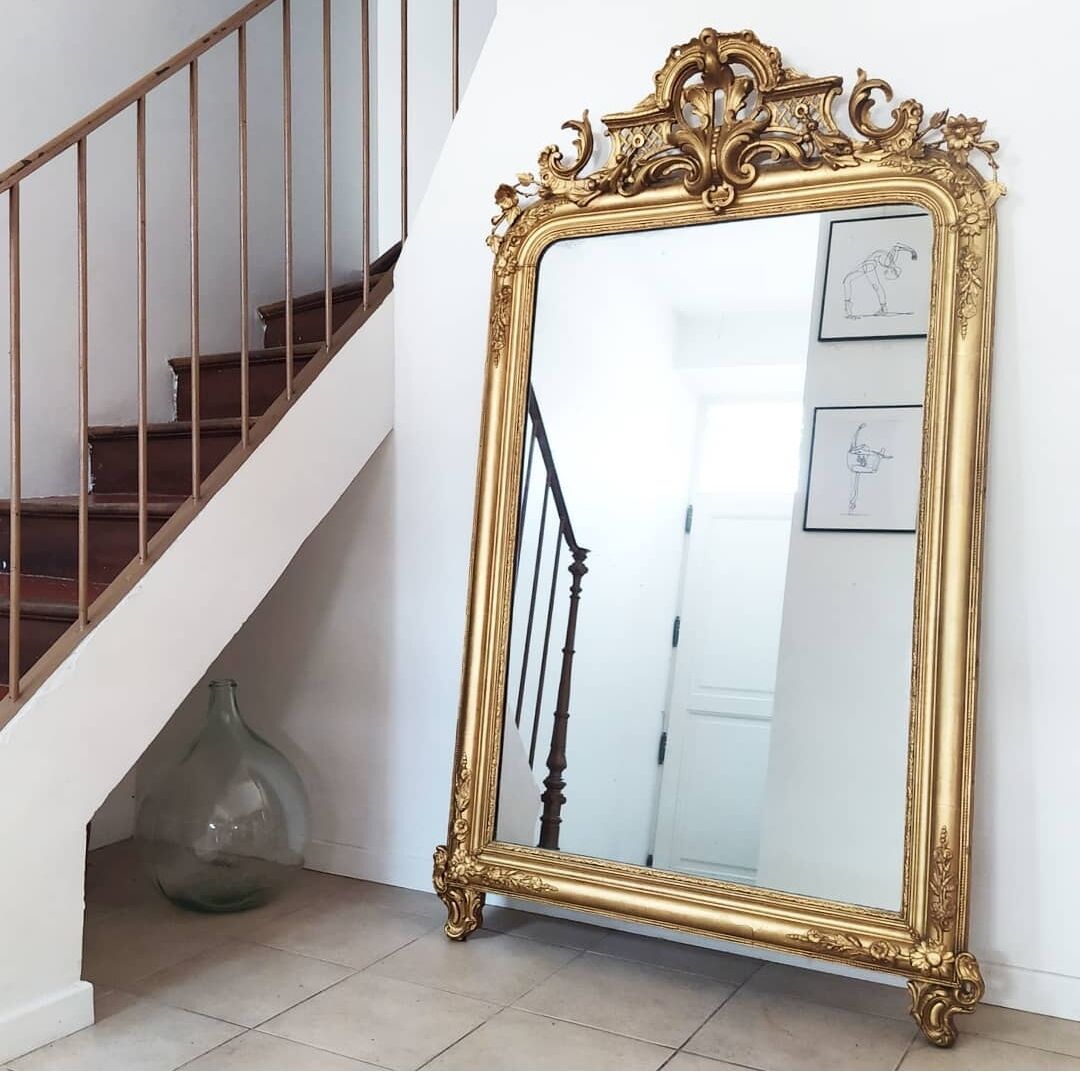 Mirror on feet