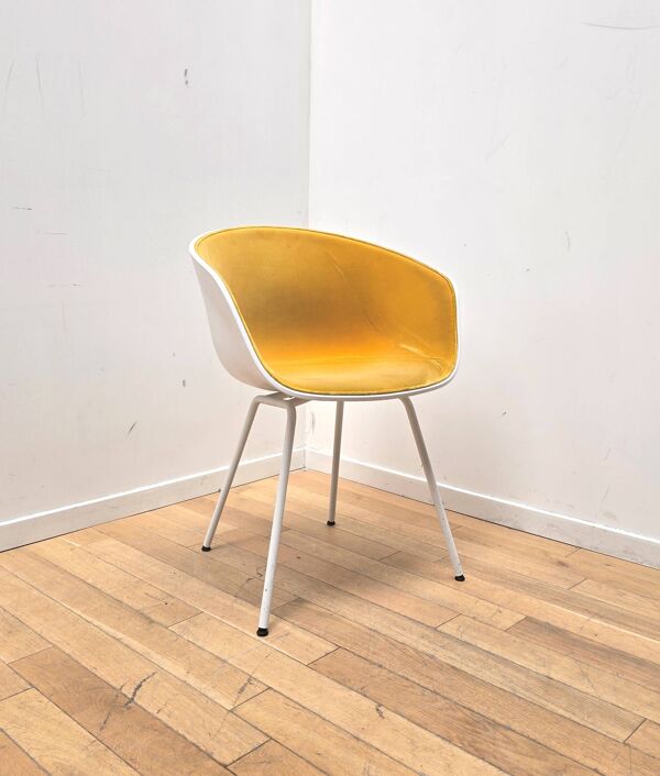 Suite de 6 chaises AAC 27, Hay