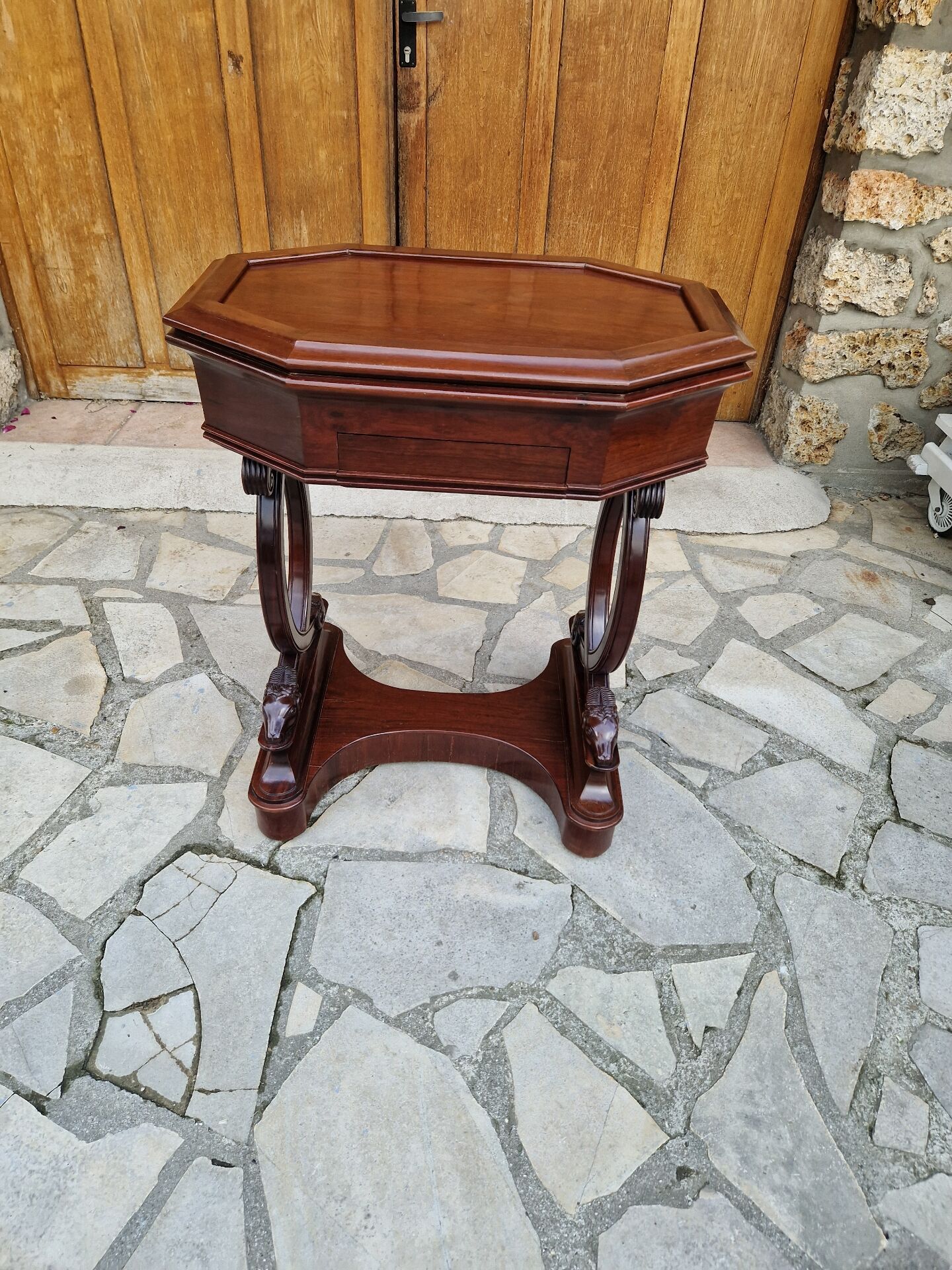 Table à Ouvrage d'époque Restauration En Acajou