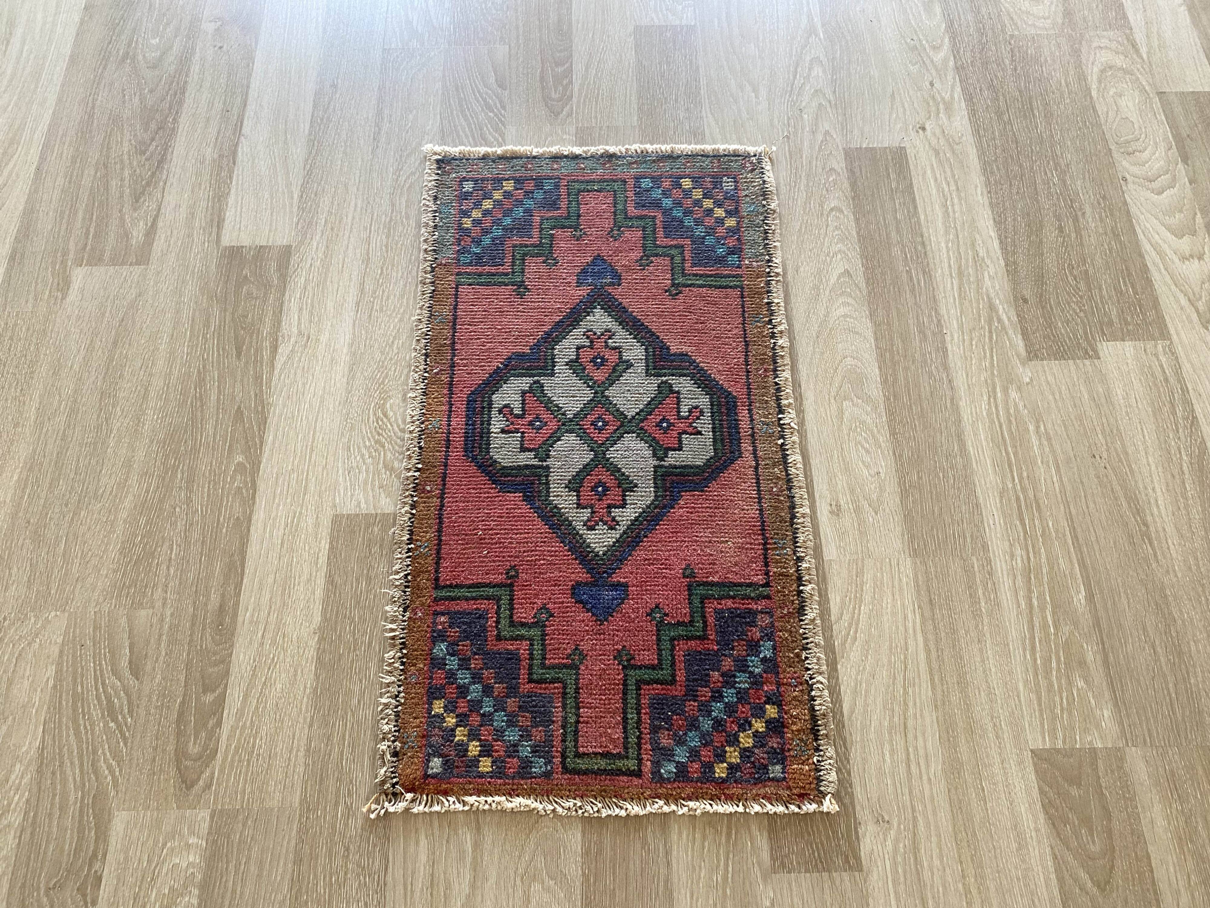 Small rug, Turkish vintage rug, Hand knotted rug,Mini door mat rug 48x85 Cm