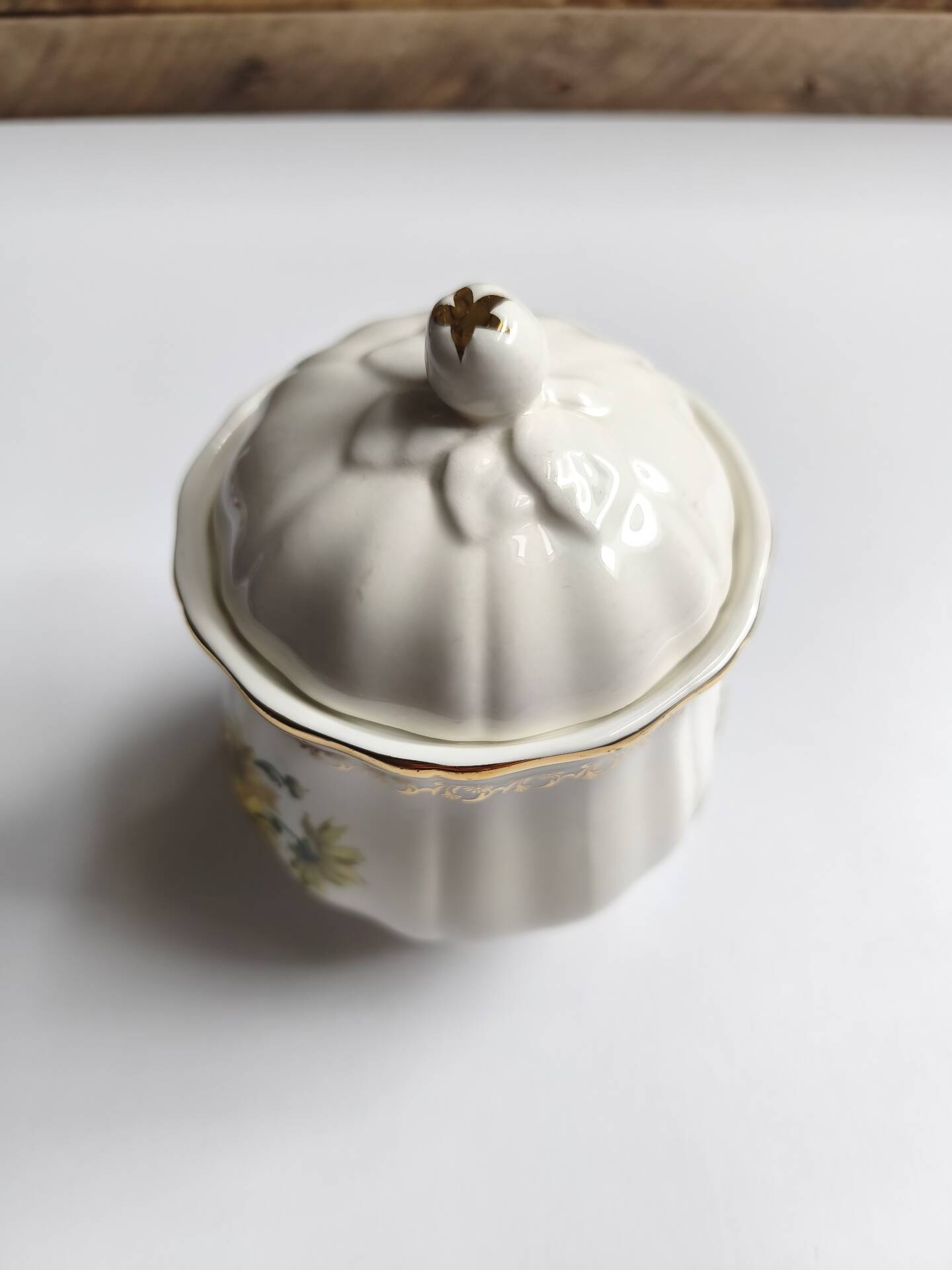 Ceramic sugar bowl Gien daisies antique