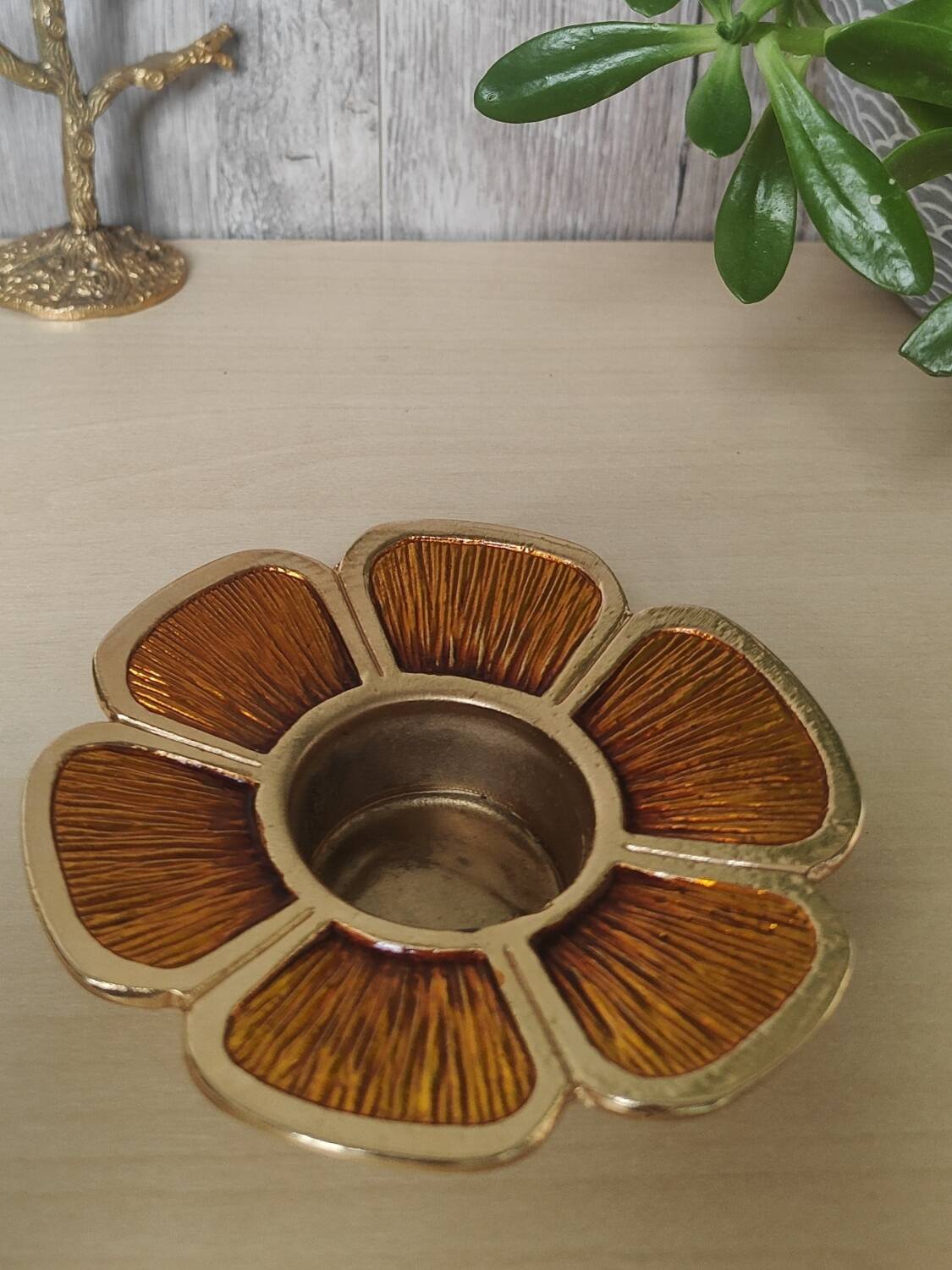 Bougeoir fleur en bronze et émail