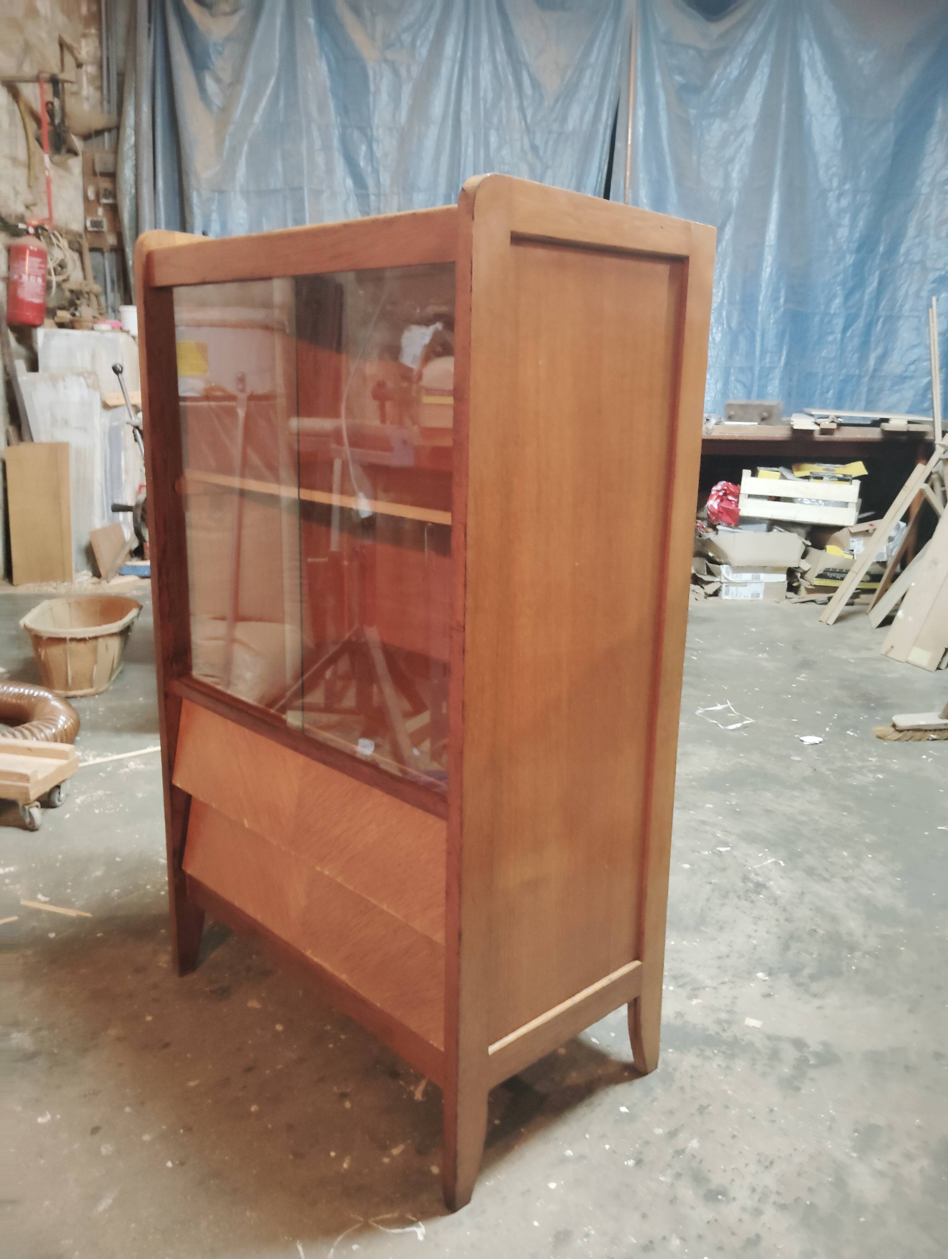 Vintage display cabinet with 2 drawers