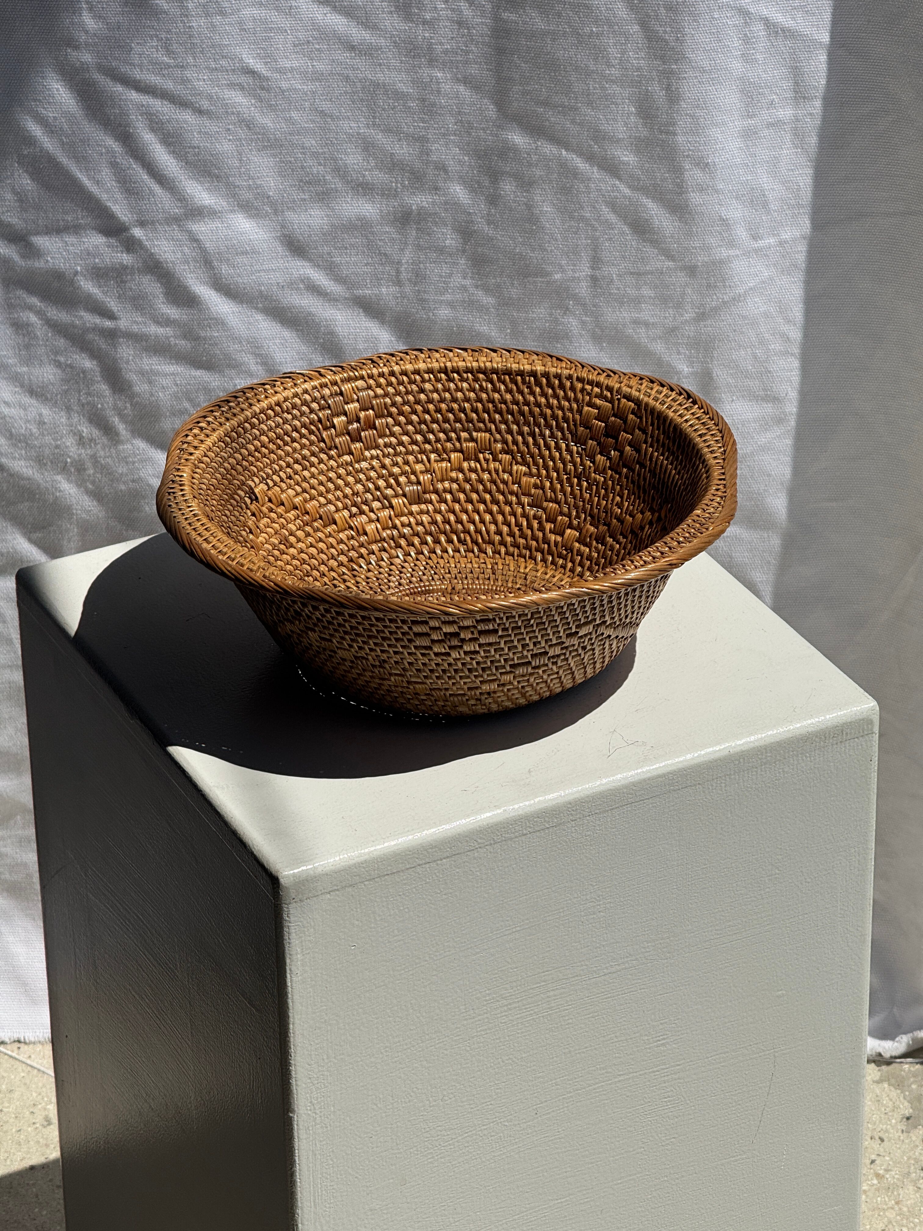 Handcrafted Indonesian rattan flower-shaped basket D26 H8