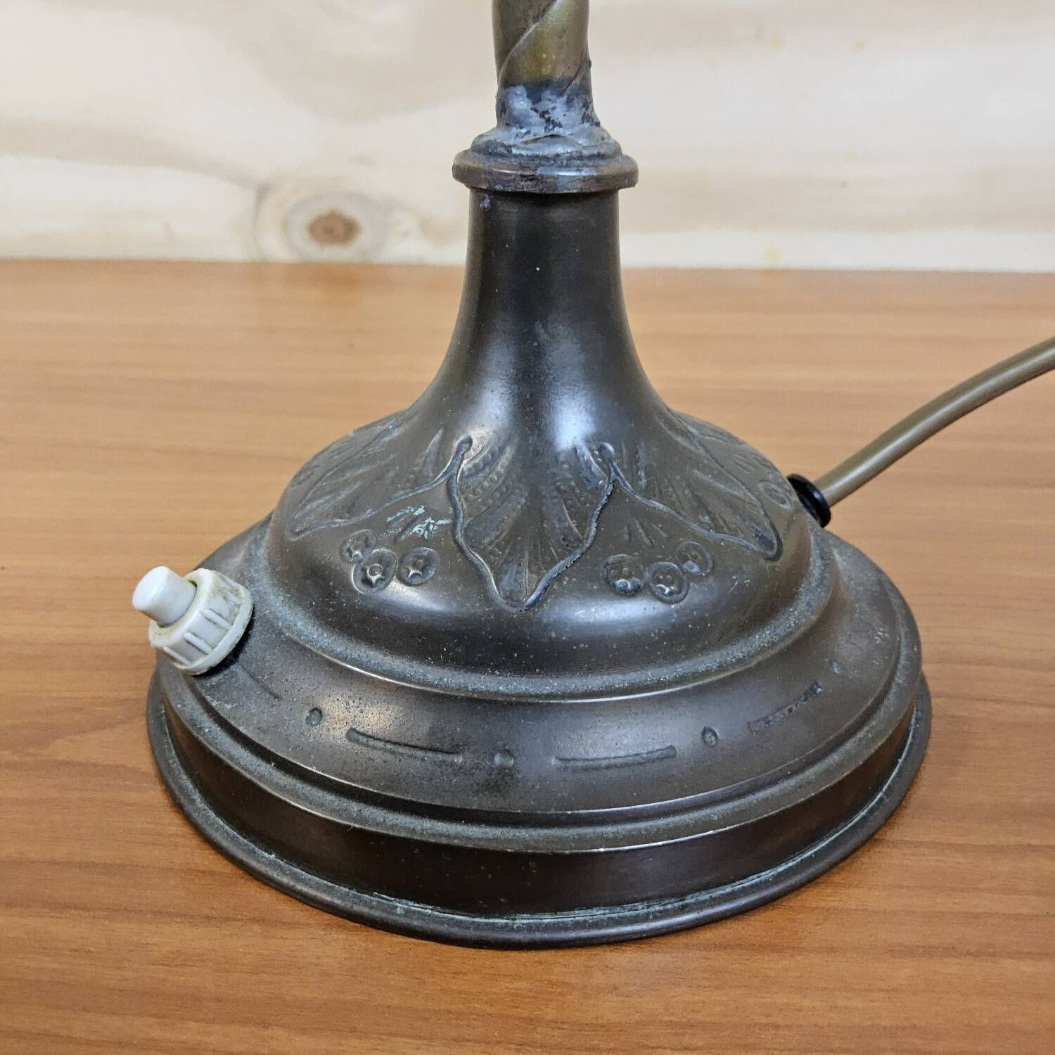 Antique brass Art Nouveau desk lamp (glass diamonds)