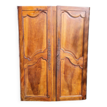 Double portes de placard en noyer, milieu XIXème