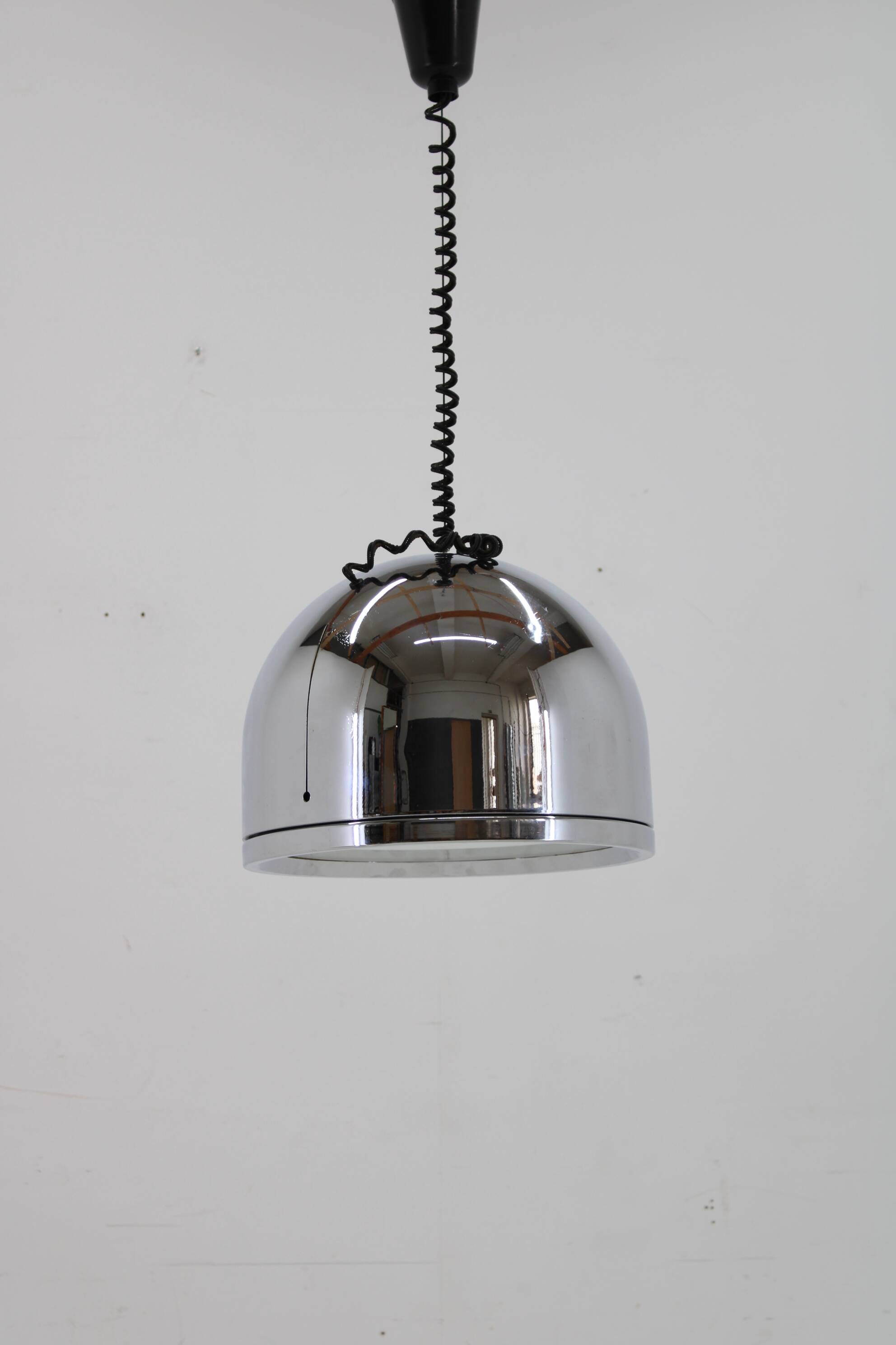 1970s Rare Italian Chrome Plated Adjustable Pendant Light