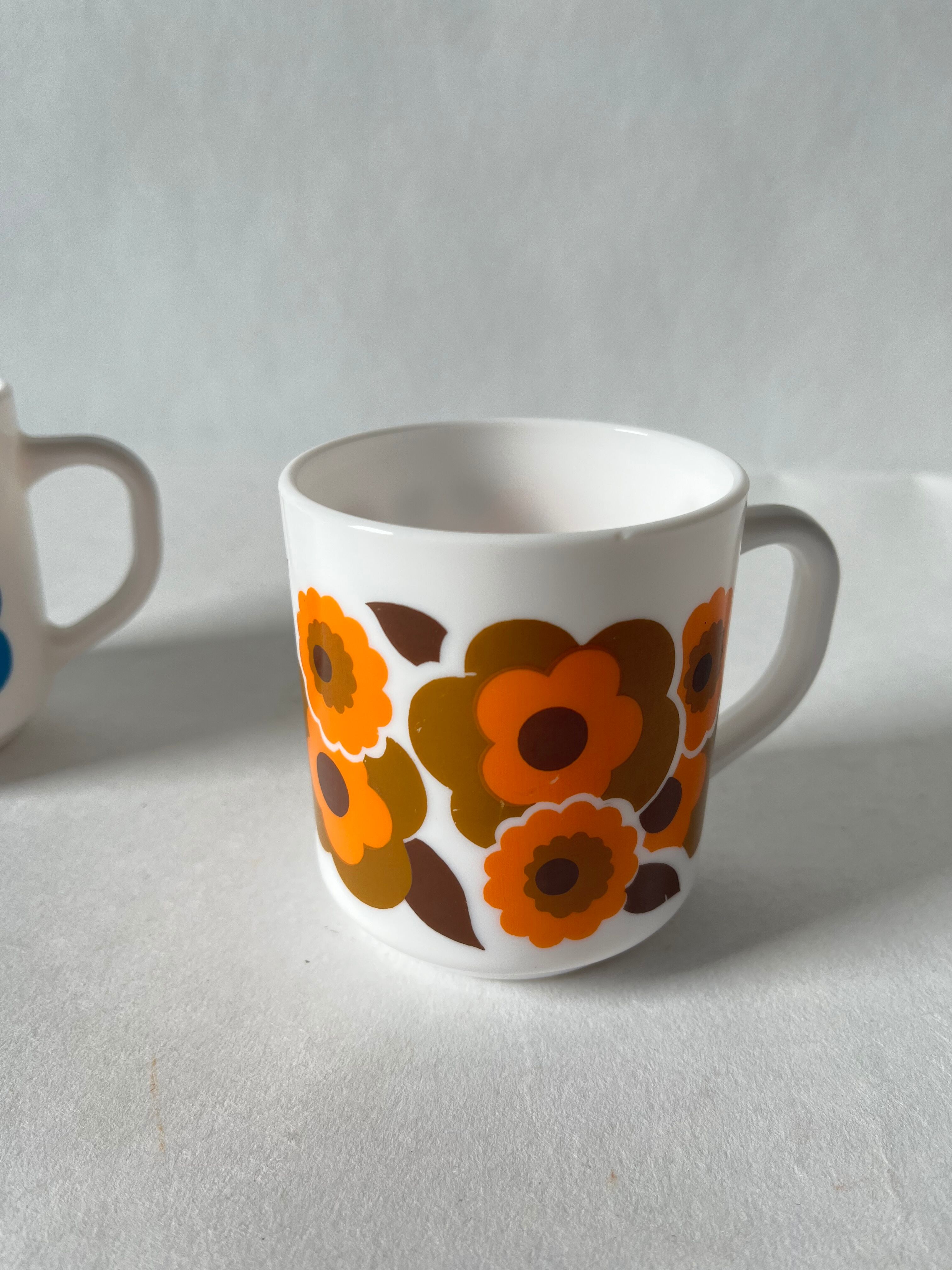 Mugs lotus Arcopal vintage
