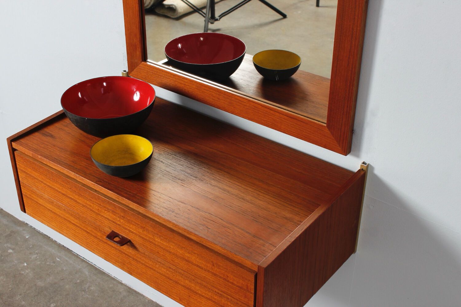 Vintage Teakholz Wandkonsole mit Spiegel Flur Kommode WKS design