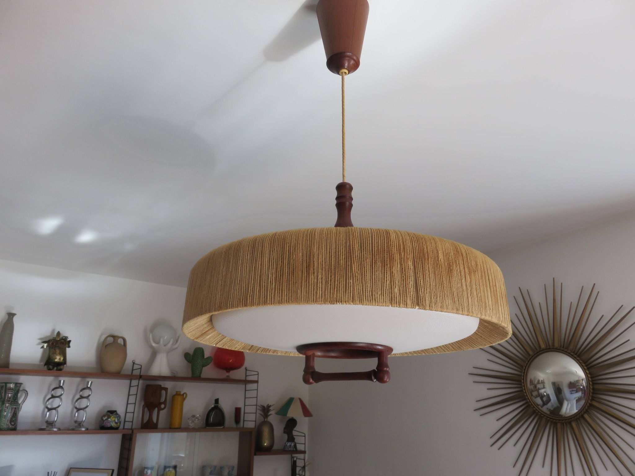 Suspension Temde en sisal et teck vers 1960
