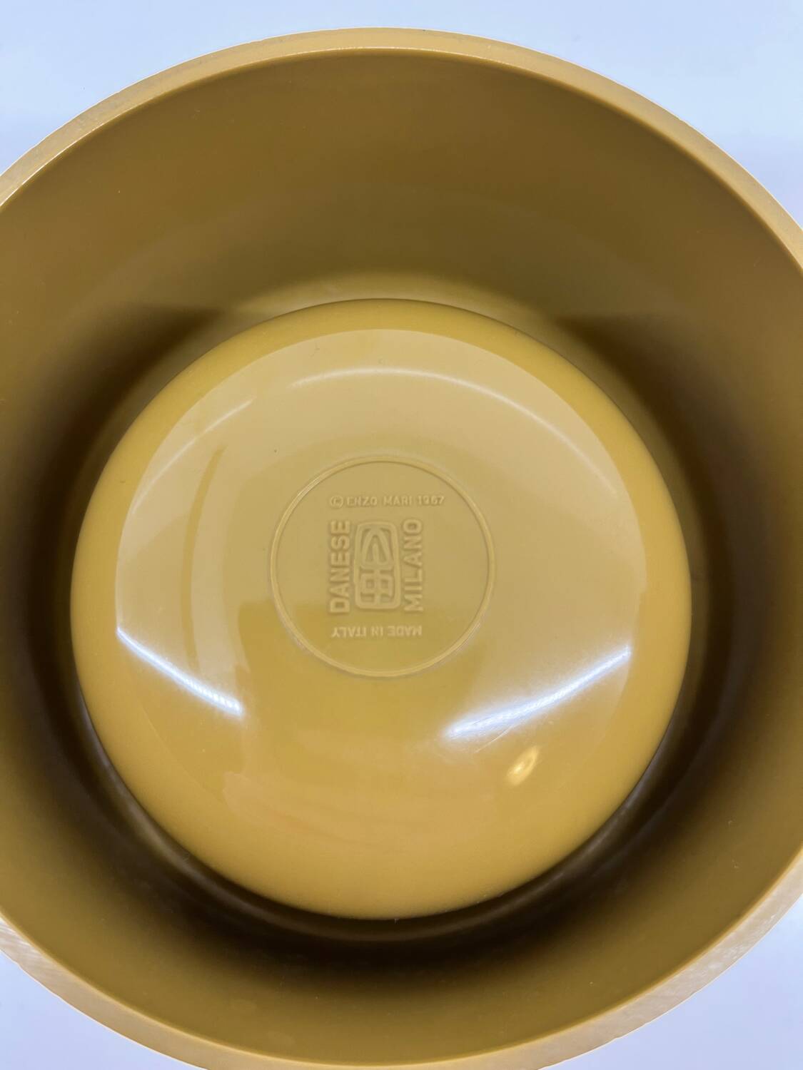 Enzo Mari ashtray Borneo - Danese Milano - Melamine - Italian design