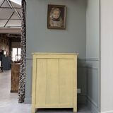 Yellow butter Parisian buffet