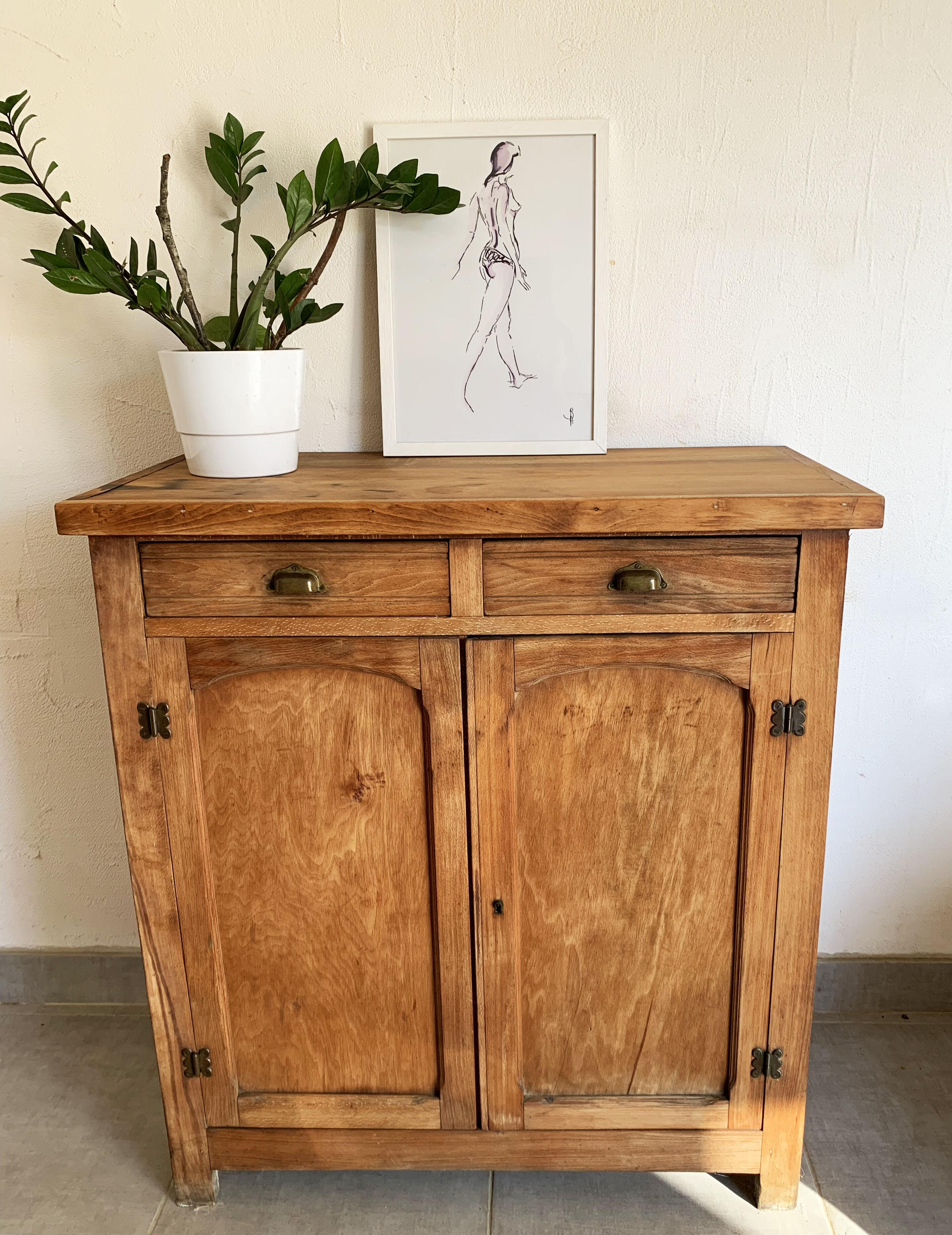 Vintage Parisian buffet in solid oak from the 60s