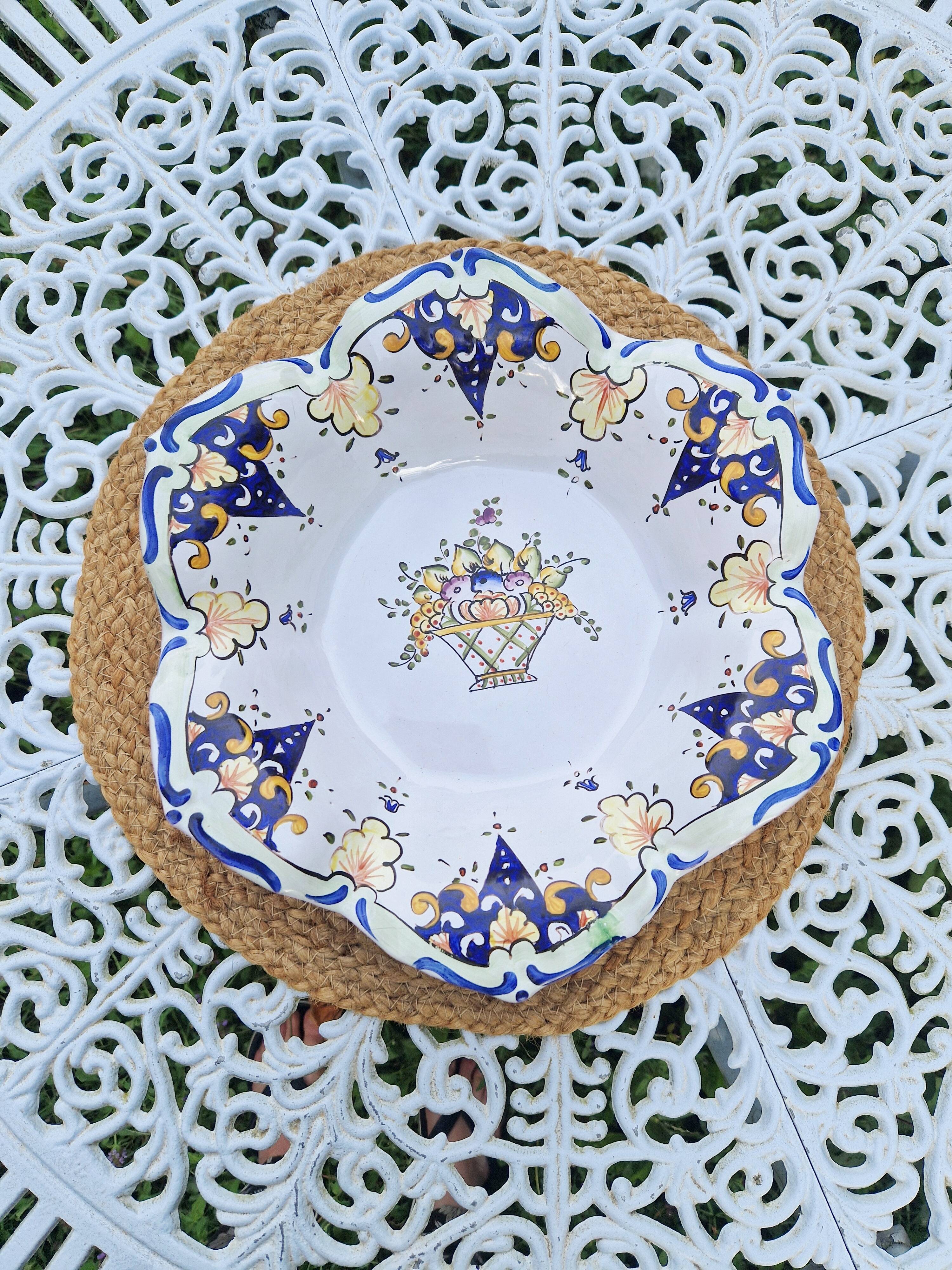 Assiette unique en faïence française vintage de Le Renoleau peinte à la main, 30 cm