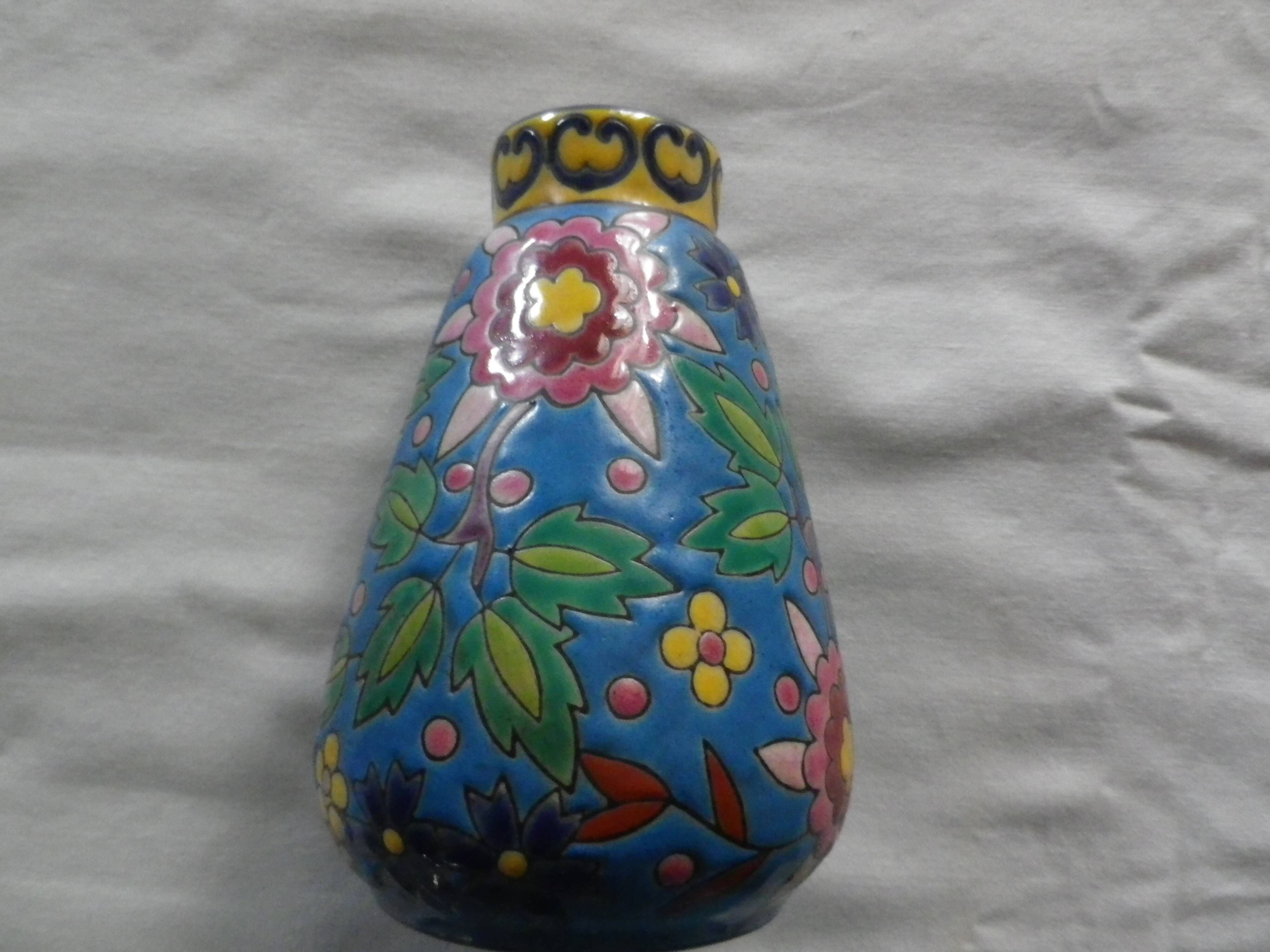 La Louvière vase