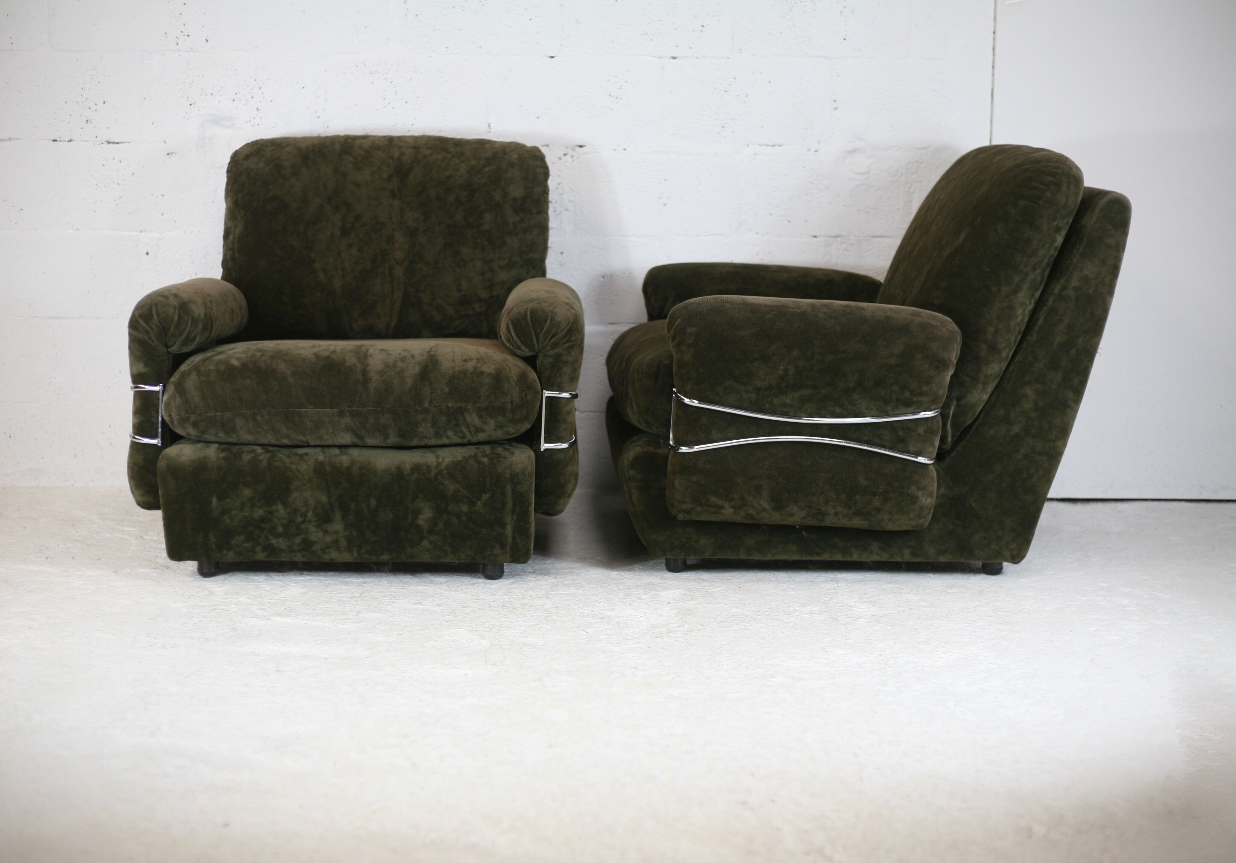 Pair of armchairs "Space Age", brown velvet and steel, France, circa 1970.