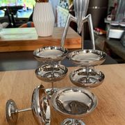 Set of 6 vintage ice cream or cocktail cups in shiny stainless steel.