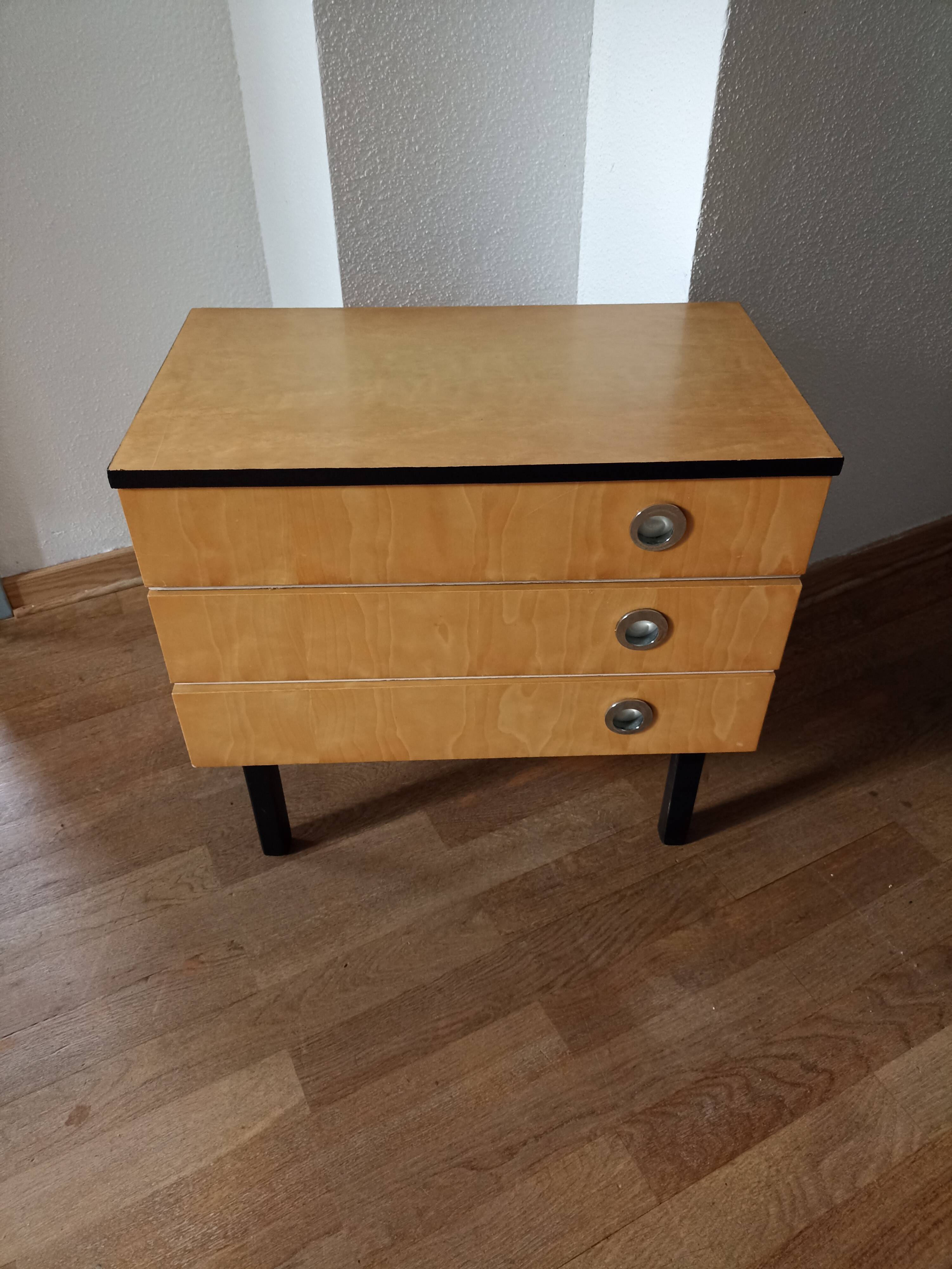 Commode vintage