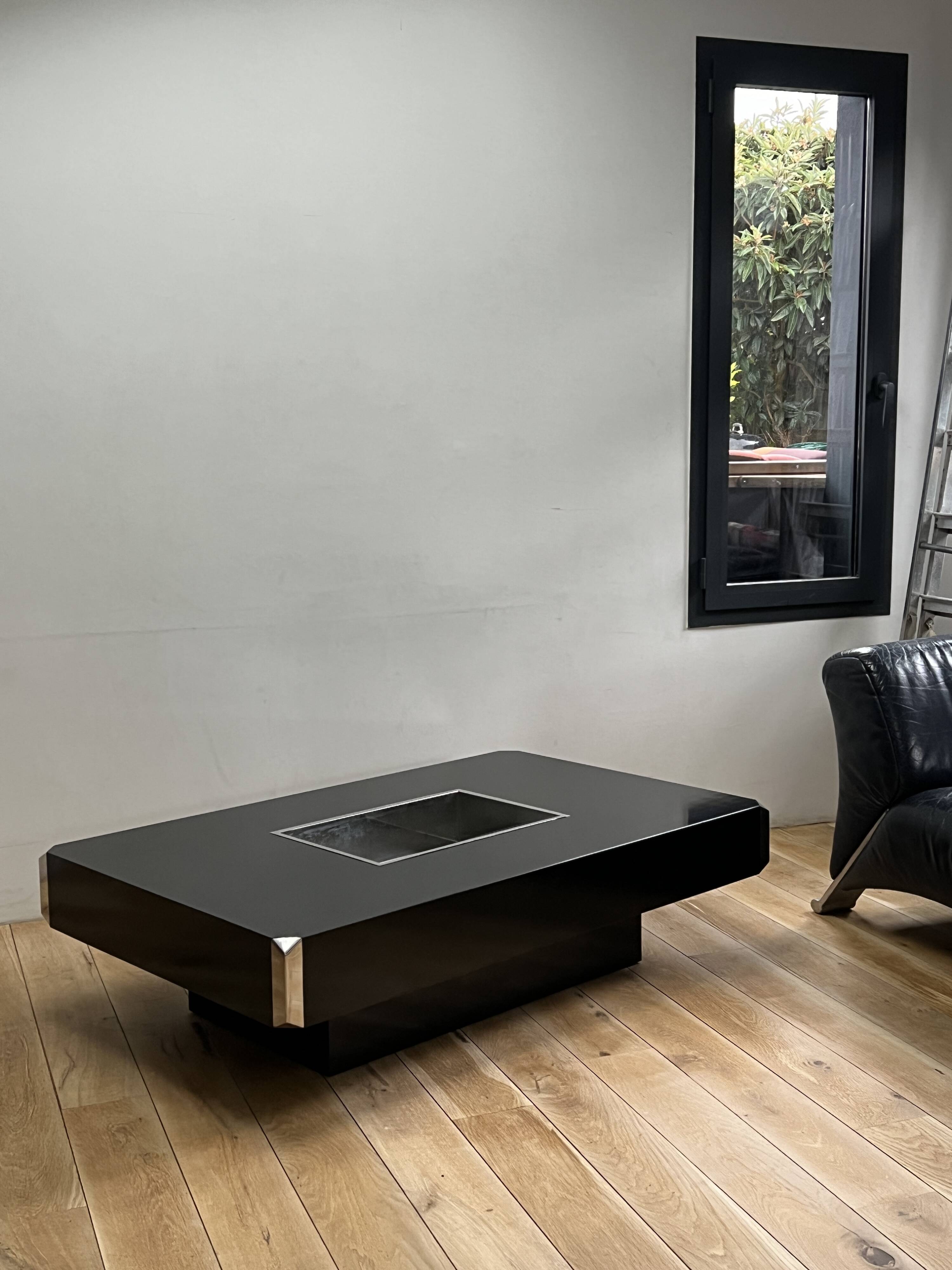 Alveo black coffee table by Willy Rizzo
