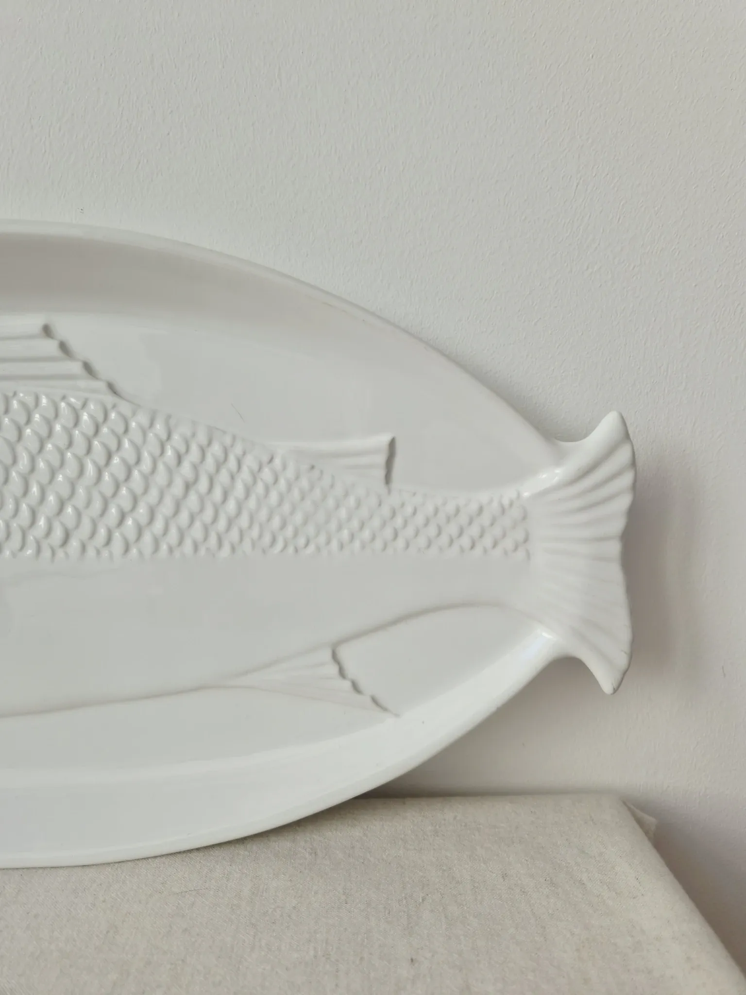 Large vintage ceramic plate "Fish" from Portugal -