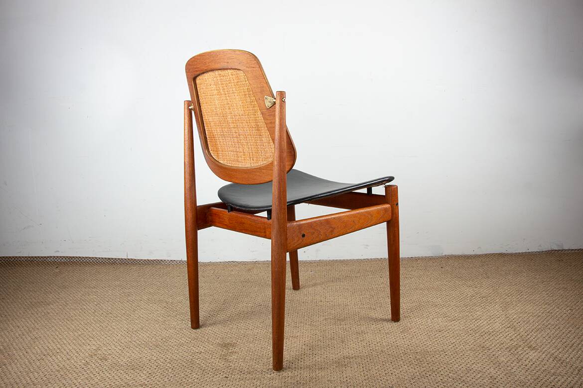 6 Danish chairs in teak, caning and leather, model FD 187 by Arne Vodder.