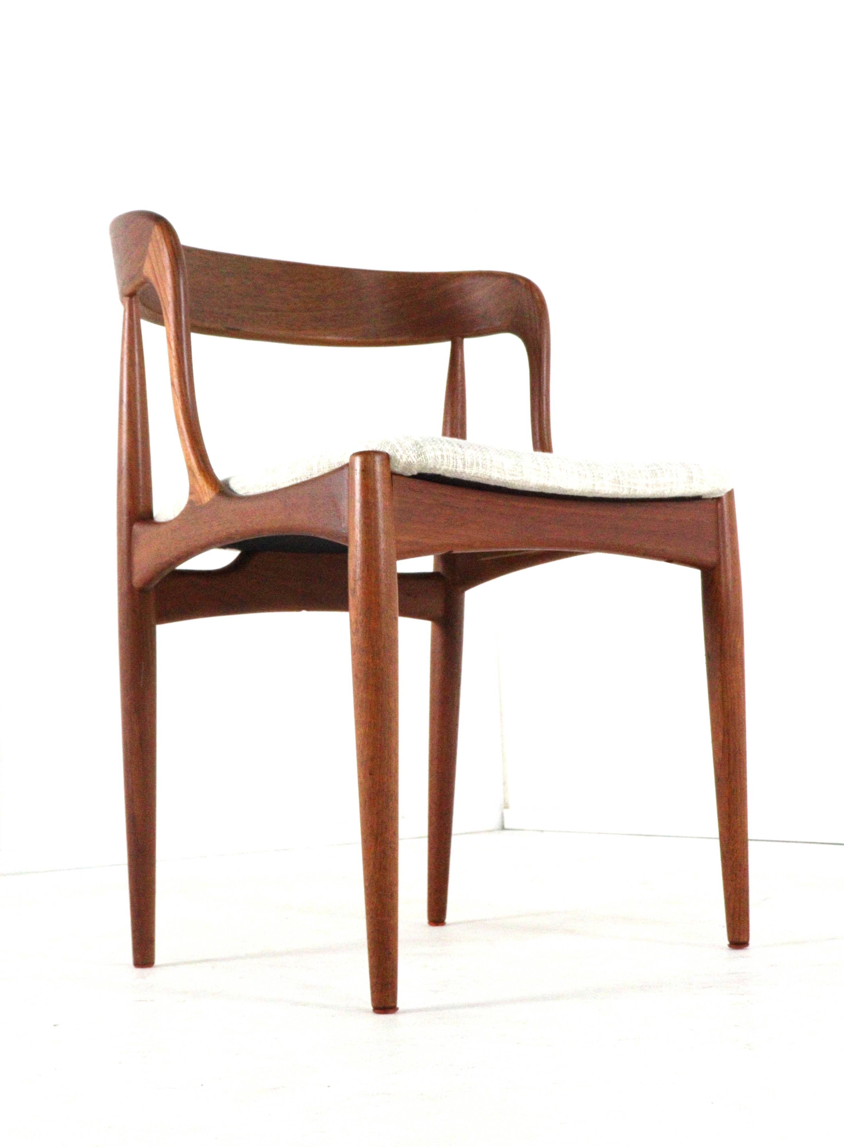 Set of 10 Johannes Andersen chairs for Uldum Møbelfabrik - Danish design