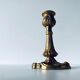 Bougeoir classique ancien en bronze doré