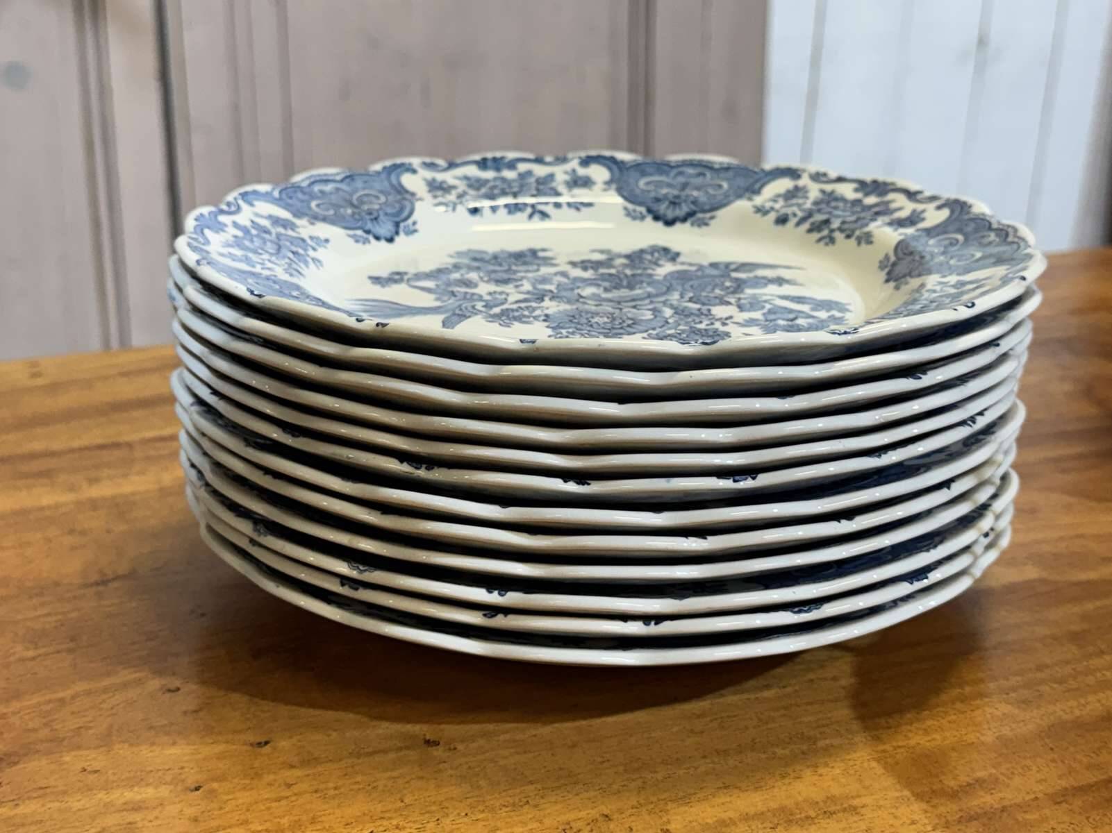 English porcelain service Ridway Staffordshire from the 1980s.