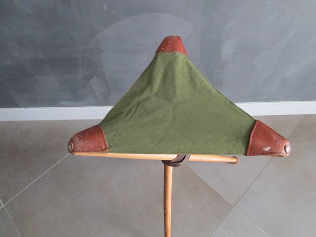 Tabouret pliant ancien
