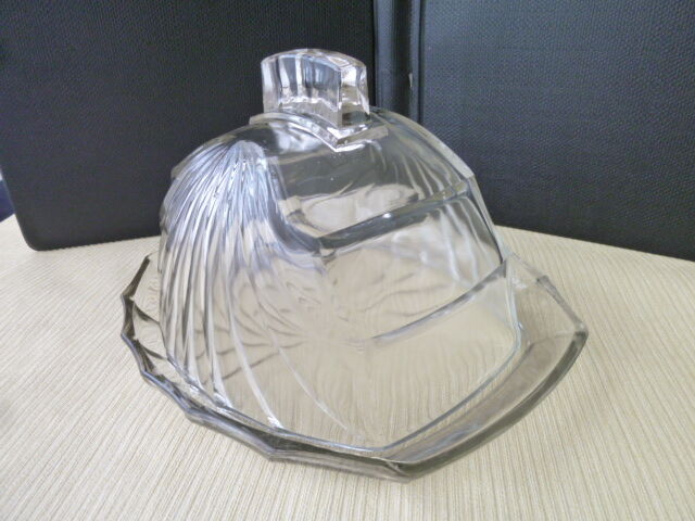 Cheese bell on its molded pressed glass tray