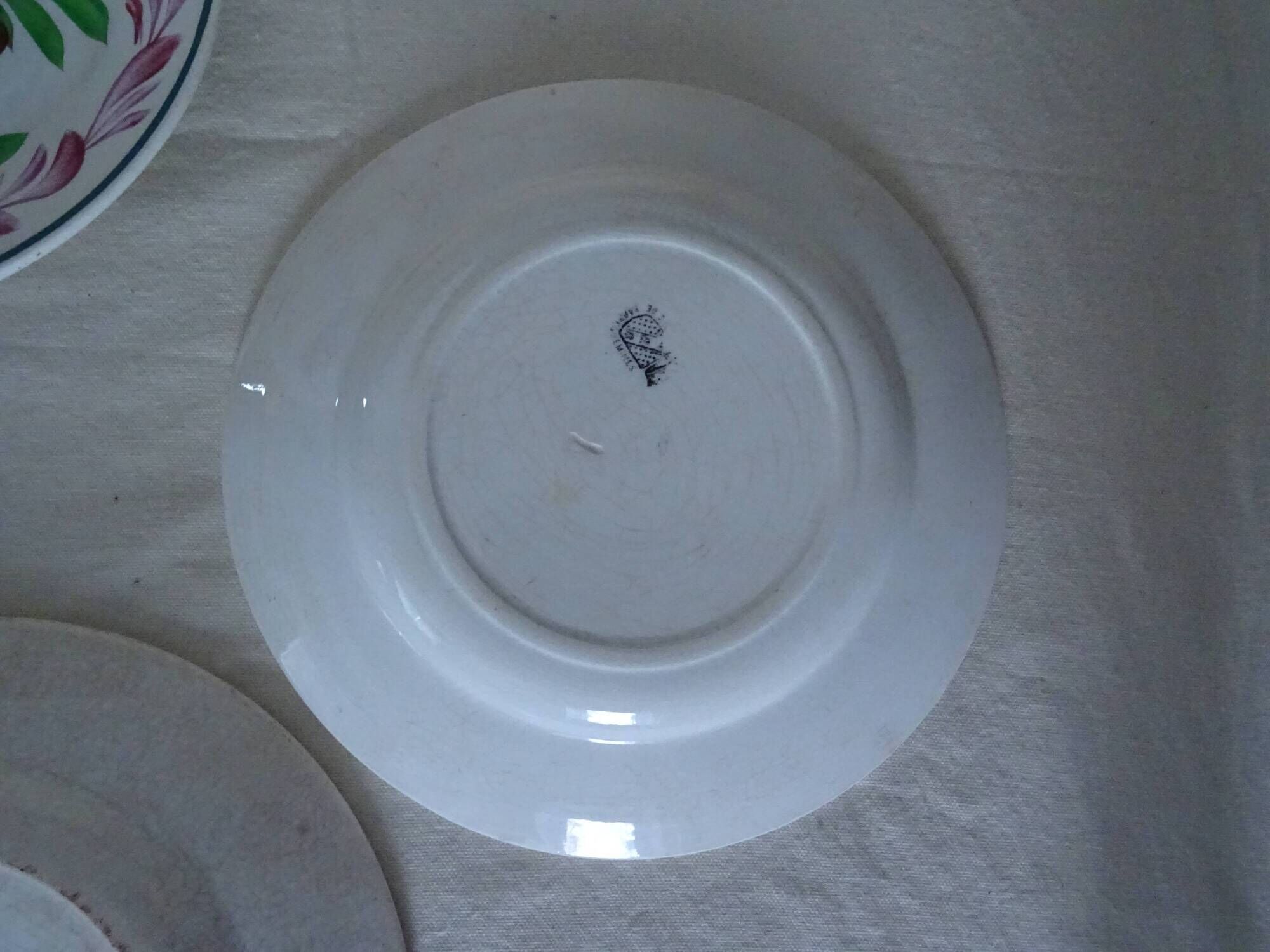 3 assiettes  plates sarreguemines, fleurs faience ancienne rouge et vert
