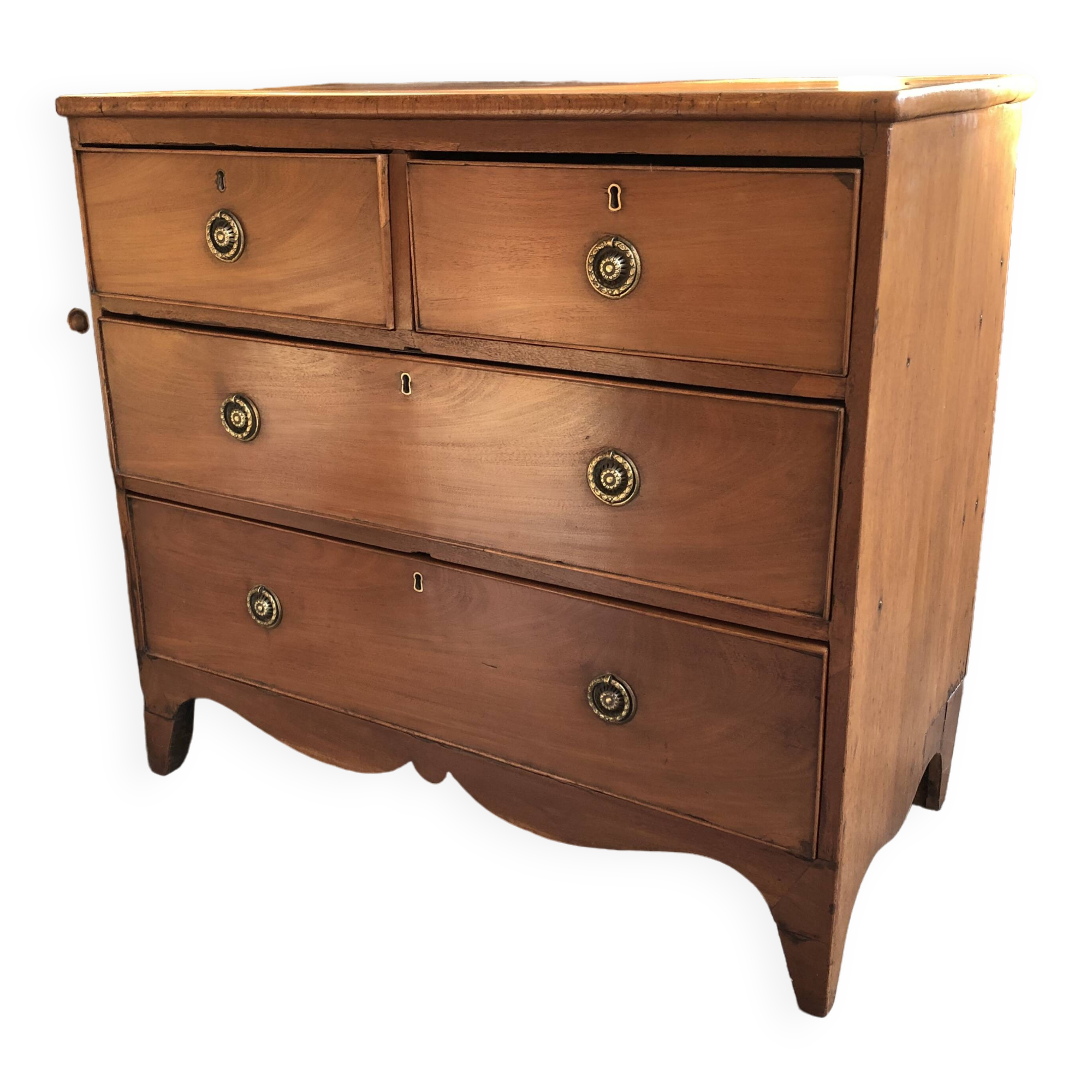 18th century English mahogany chest of drawers