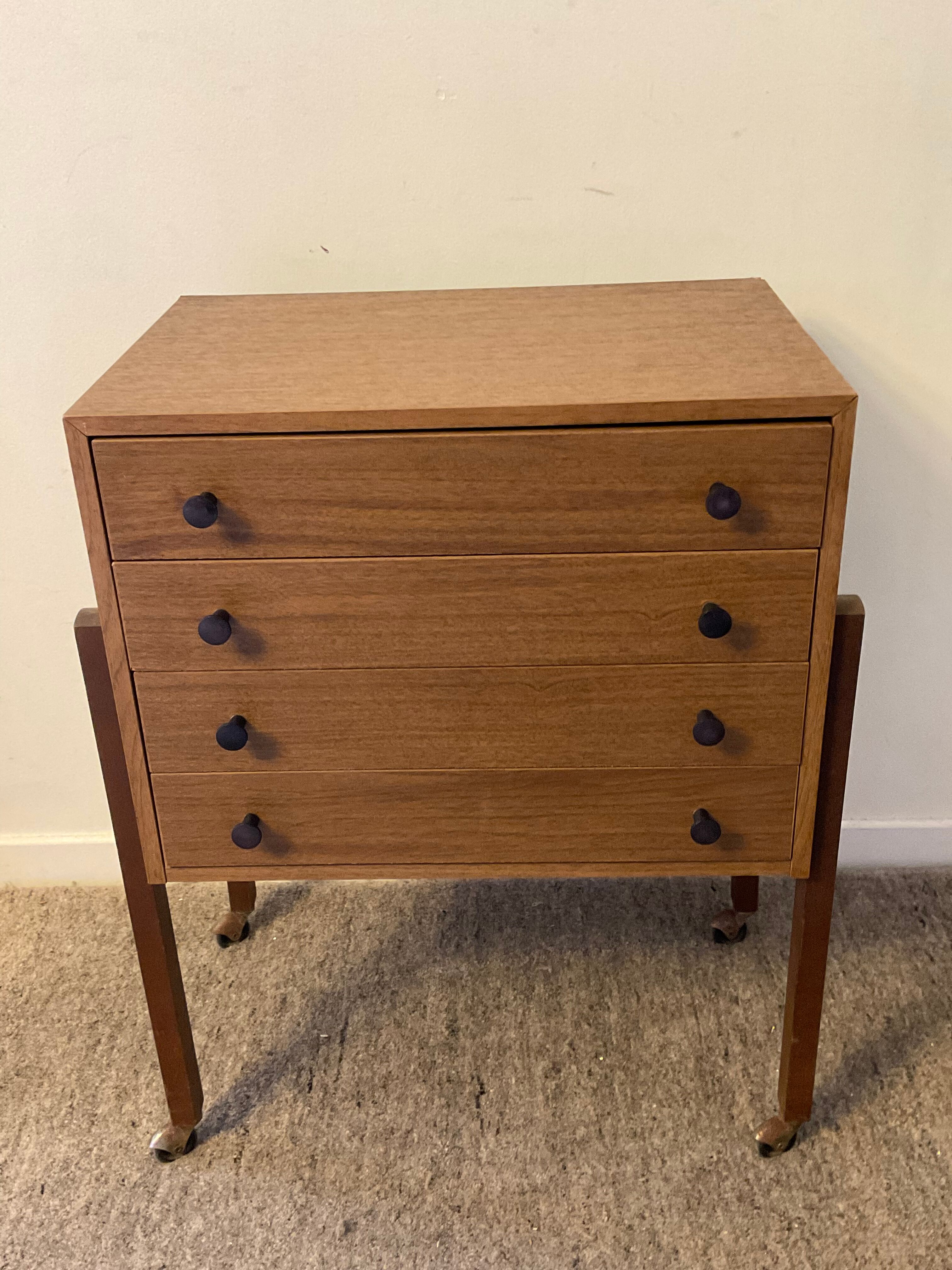 Meuble de métier vintage sur roulettes années 60-70
